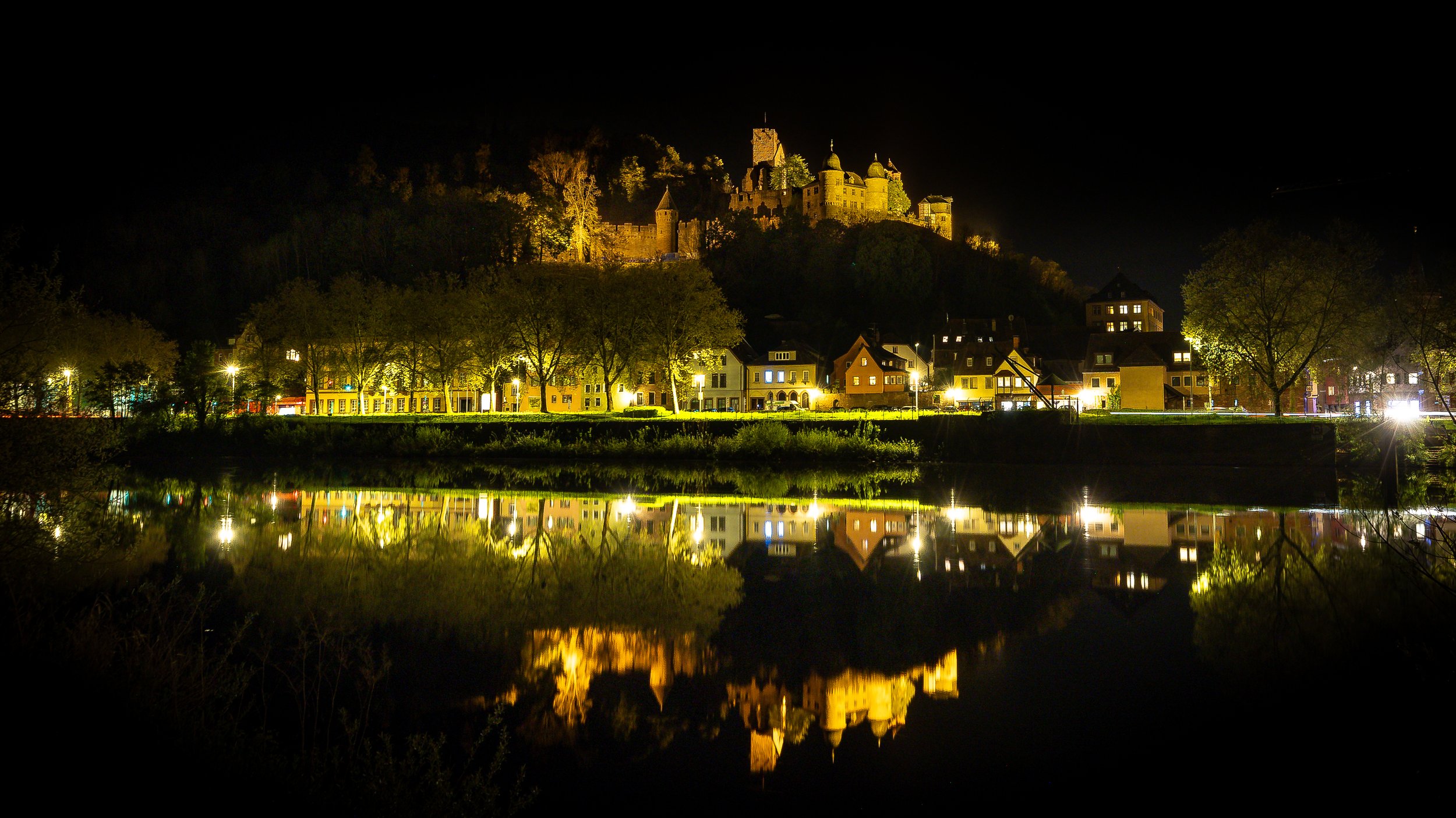 Werthiem Castle Night7.jpg