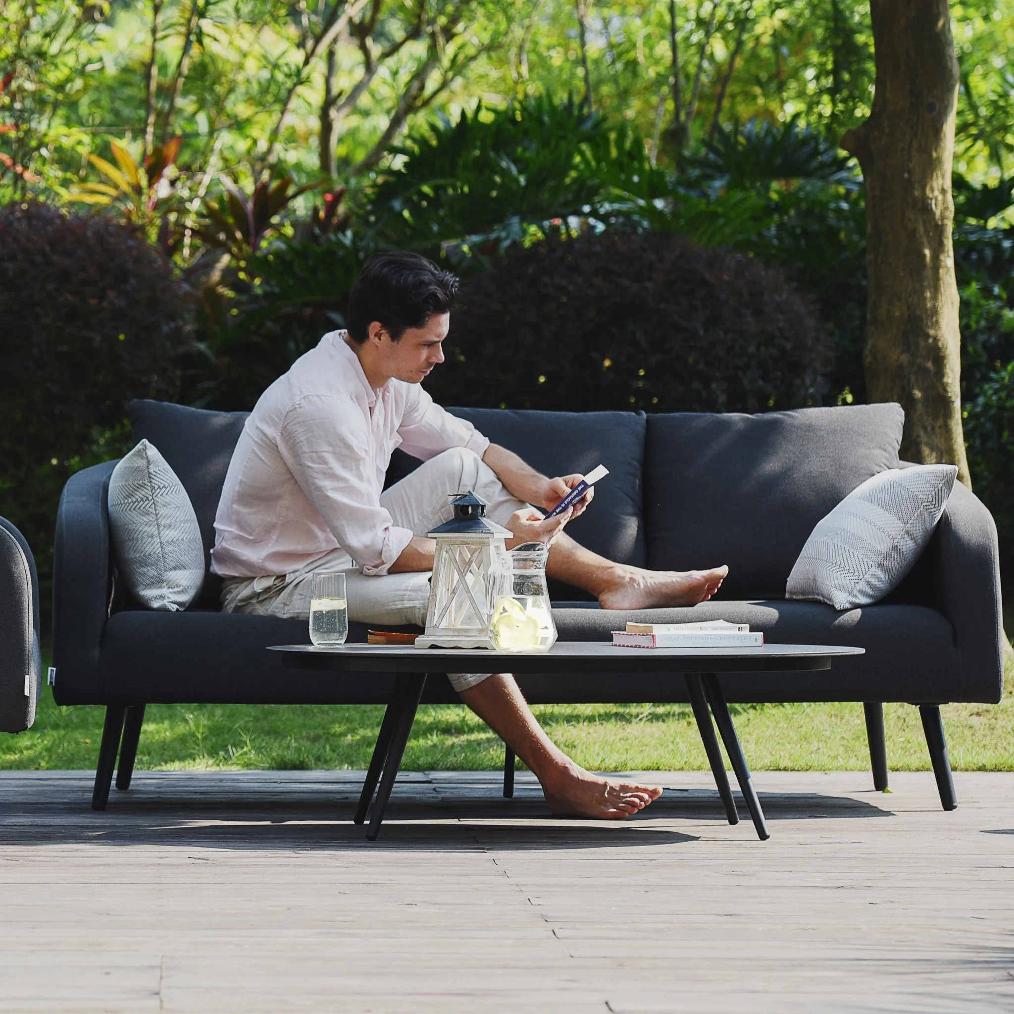 Marlo Ambition Sofa Set Luxury outdoor Garden Furniture, garden sofa. Mobiliario Jardim de Luxo, Vida ao ar livre, Mobília exterior. Available in Lagos, Portugal, Algarve, Faro, and Andalusia.