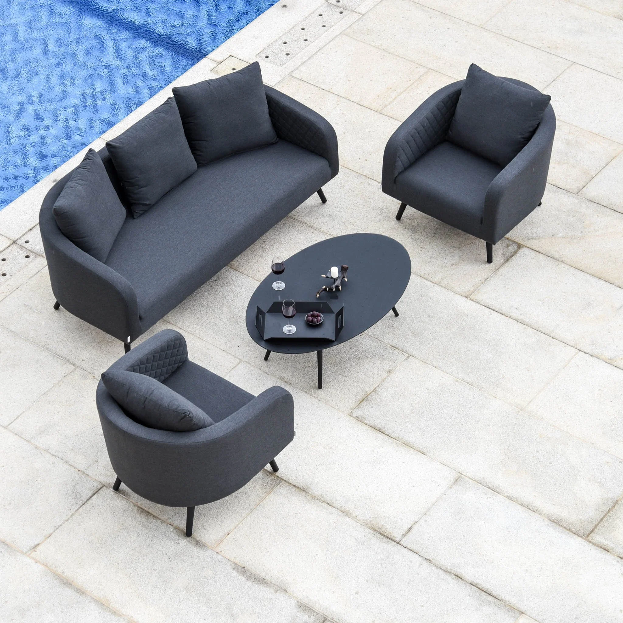 Marlo Ambition Sofa Set Luxury outdoor Garden Furniture, garden sofa. Mobiliario Jardim de Luxo, Vida ao ar livre, Mobília exterior. Available in Lagos, Portugal, Algarve, Faro, and Andalusia.