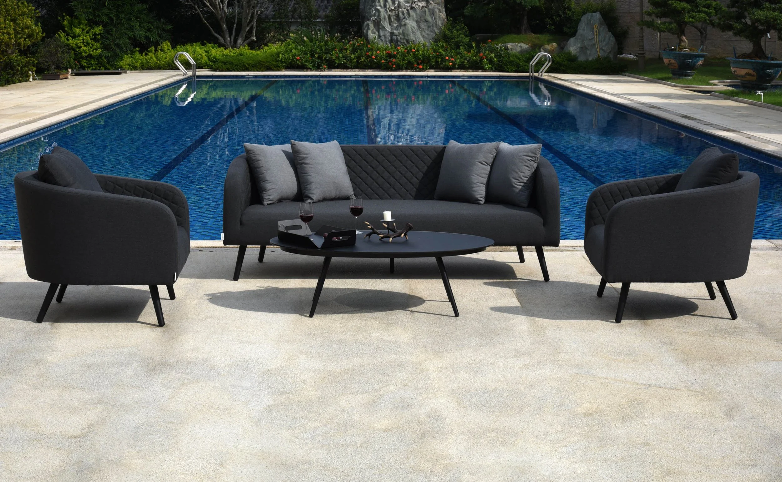 Marlo Ambition Sofa Set Luxury outdoor Garden Furniture, garden sofa. Mobiliario Jardim de Luxo, Vida ao ar livre, Mobília exterior. Available in Lagos, Portugal, Algarve, Faro, and Andalusia.
