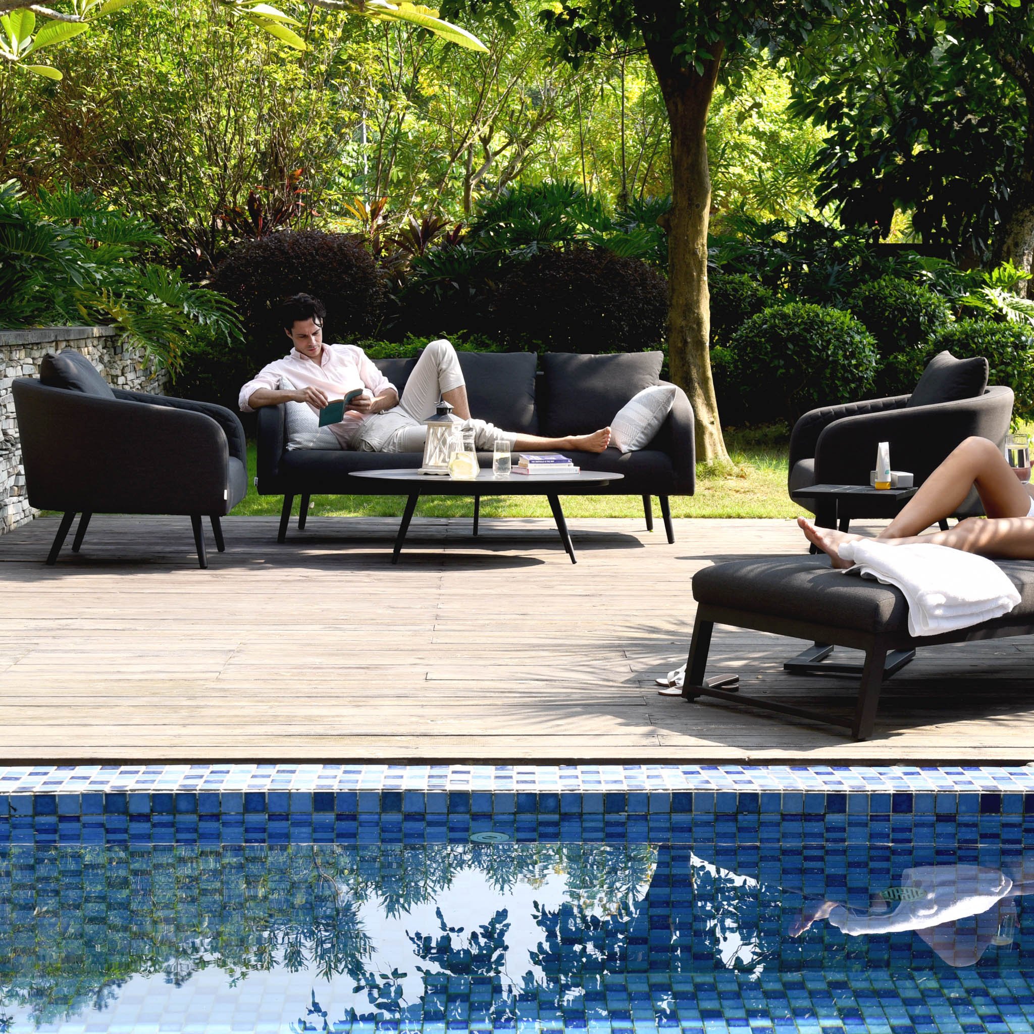 Marlo Ambition Sofa Set Luxury outdoor Garden Furniture, garden sofa. Mobiliario Jardim de Luxo, Vida ao ar livre, Mobília exterior. Available in Lagos, Portugal, Algarve, Faro, and Andalusia.