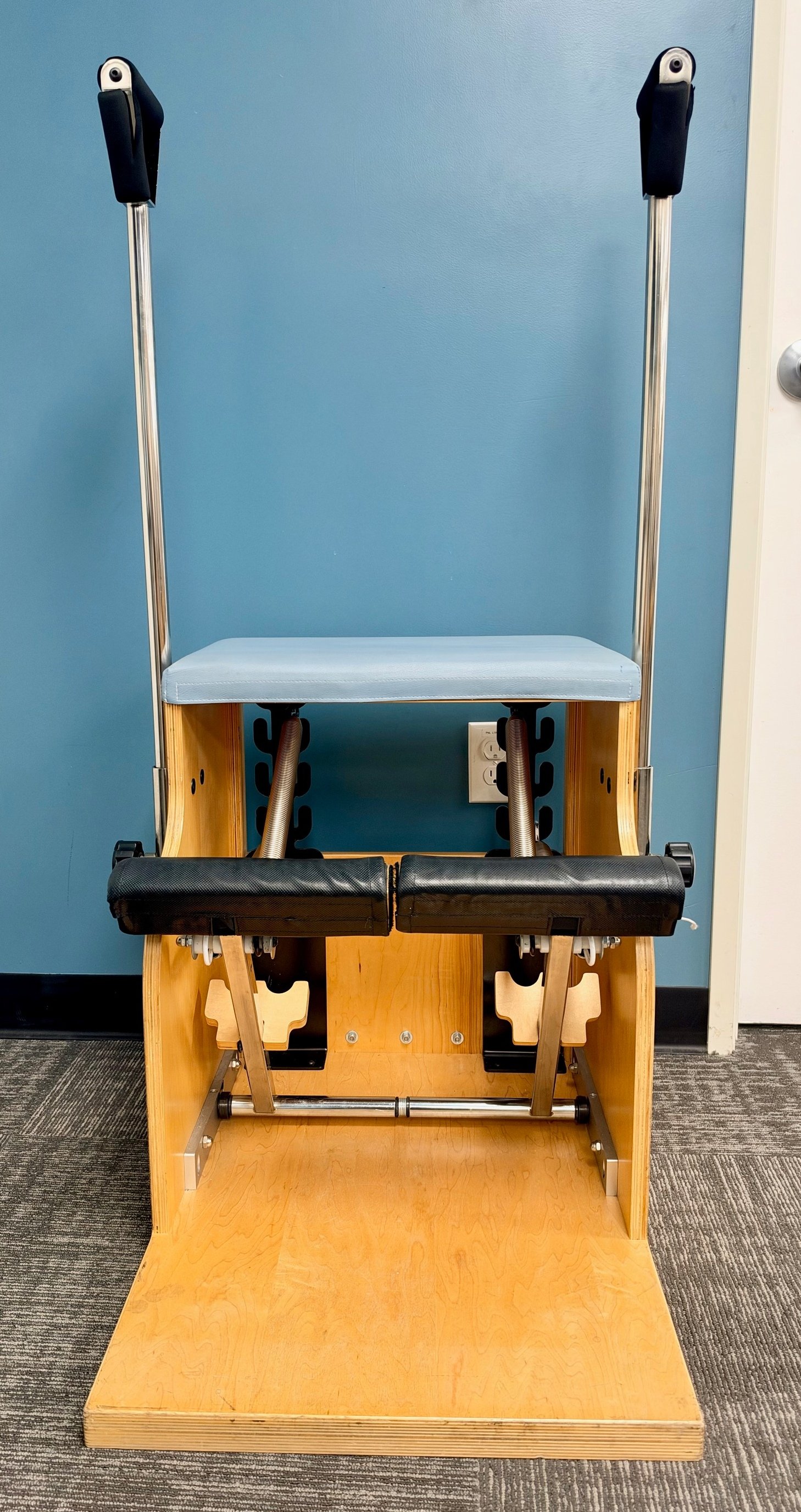 johnacombochair.jpg