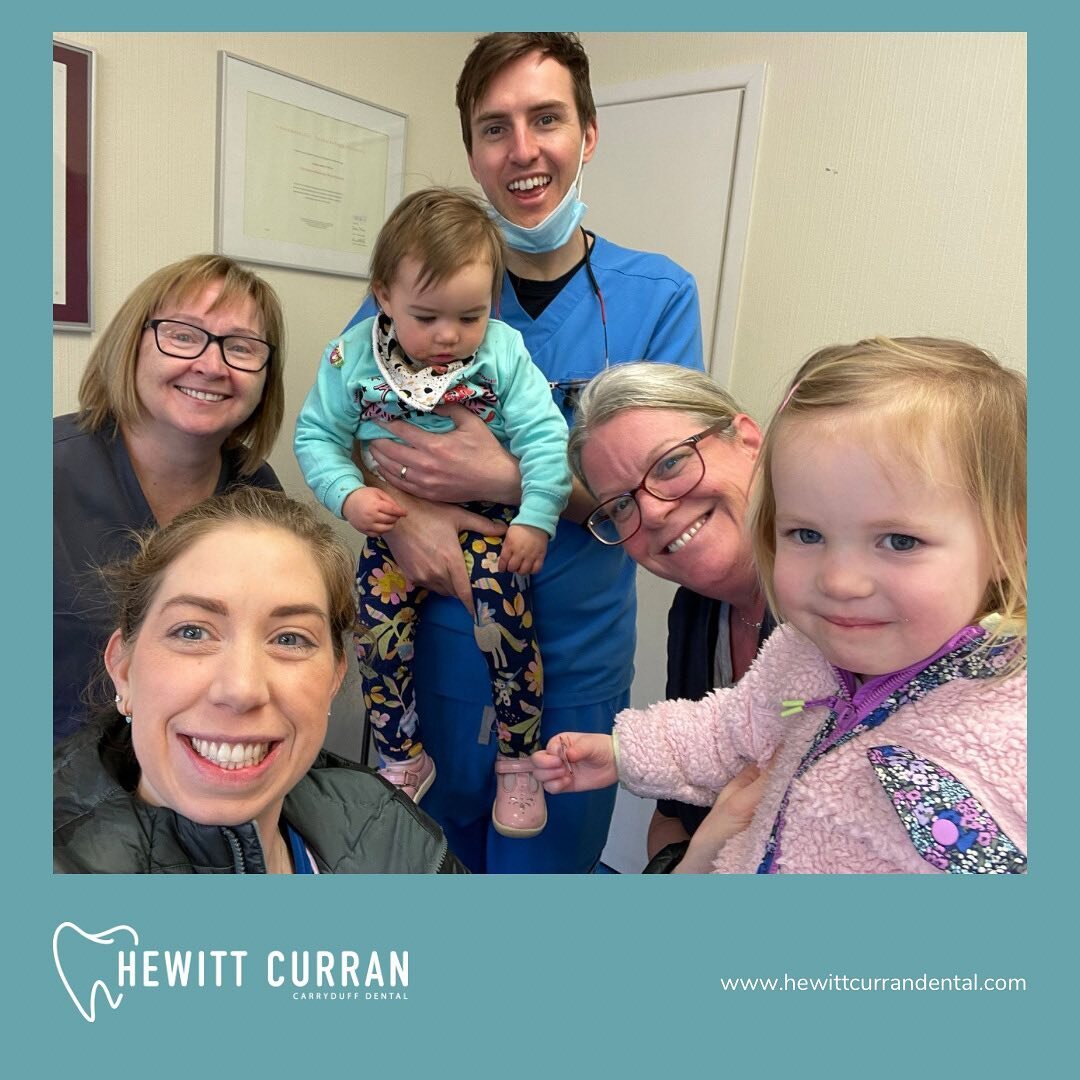 6 out of 7 of the Hewitt Curran Dental team were in the practice earlier this week (poor jack had to go to school)! 
👩🏼&zwj;⚕️👨🏼&zwj;⚕️👩&zwj;⚕️🧑🏼&zwj;⚕️👧🏼👶🏻

Getting their checkups and stickers 🪥

Big smiles 😁 all round