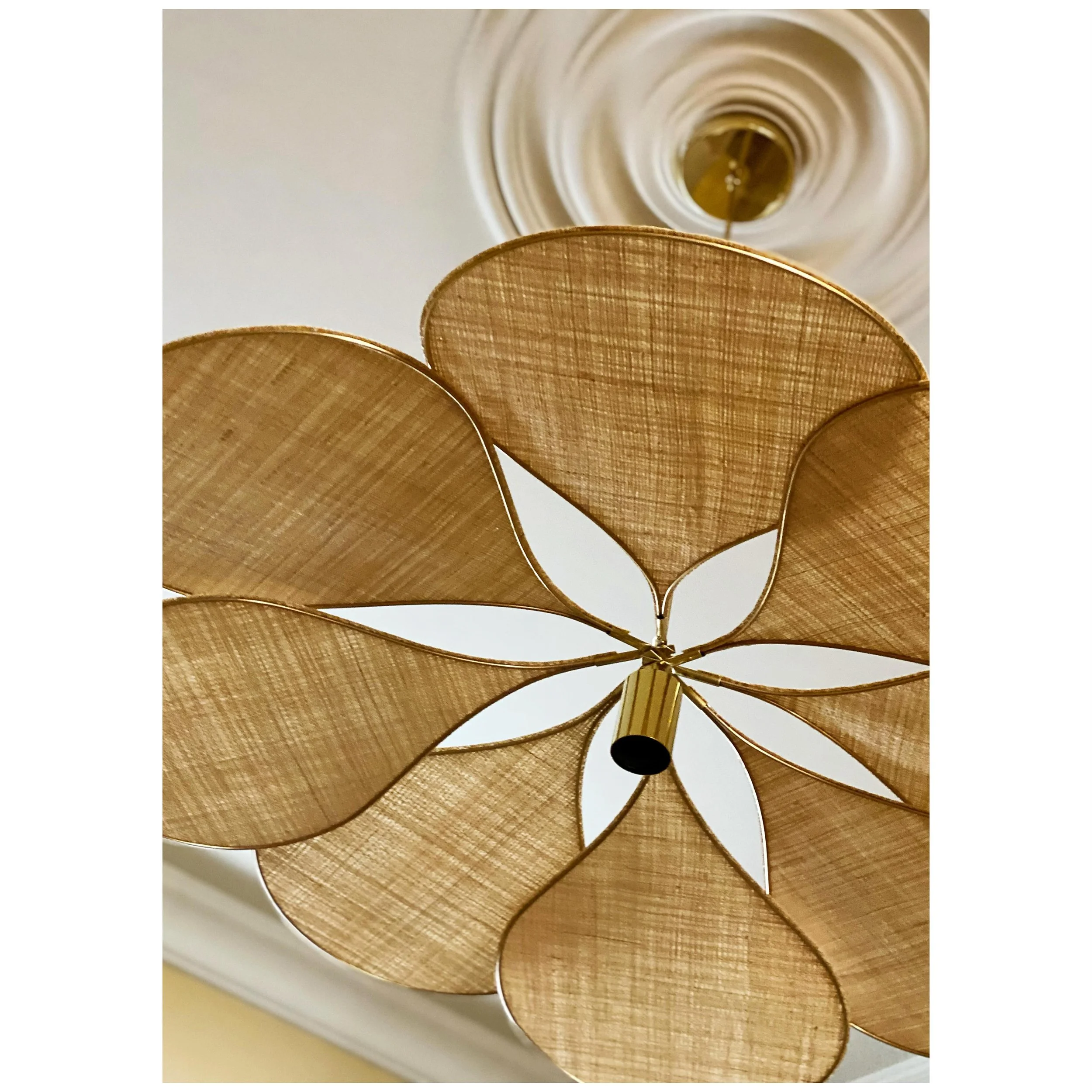 One of my favourite pendant lights going in the playroom at our Camberwell project, complete with new ceiling roses&hellip;

#interiordesignlovers #interiordesign #interiordesigner #interior #interiordesignideas #interiordesigns #playroomideas #playr