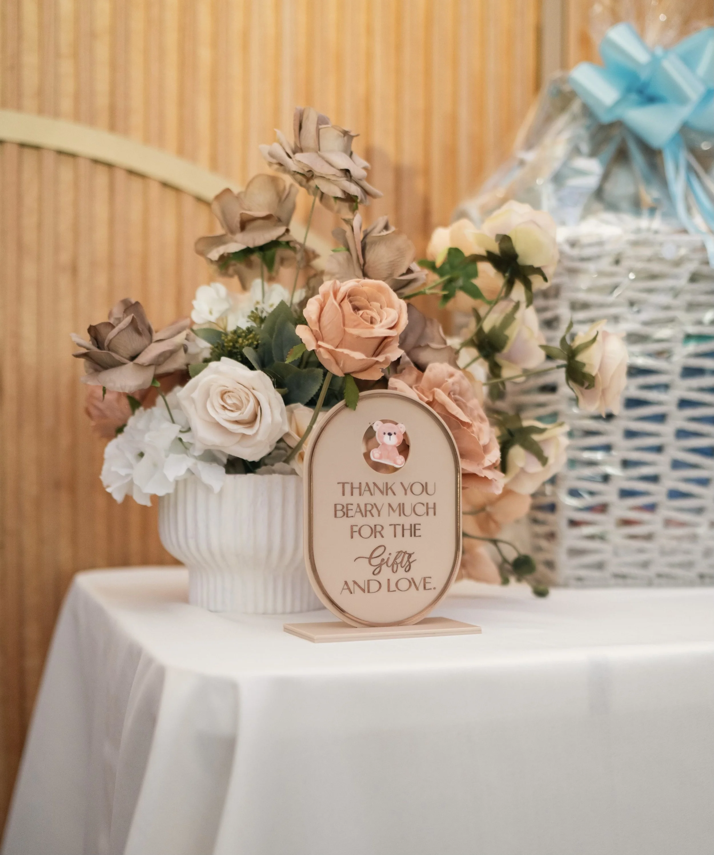 baby shower table.jpeg