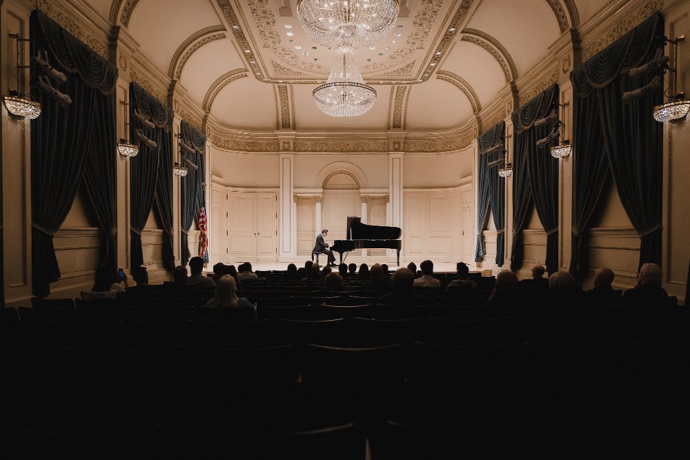 So many expressive moments during @emiliodemercato&rsquo;s recent recital at @carnegiehall. Here are a few that stood out.

#emiliodemercato #carnegiehall #pianist #classicalmusicphotography #concertphotography #pianoperformance #solopiano #livemusic