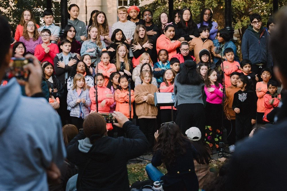 From The Pumpkin Singalong at @sakuraparknyc. Nothing beats an outdoor fall concert with young singers.

#sakurapark #everyvoicechoirs #dwphotony #choralmusic #youngsingers