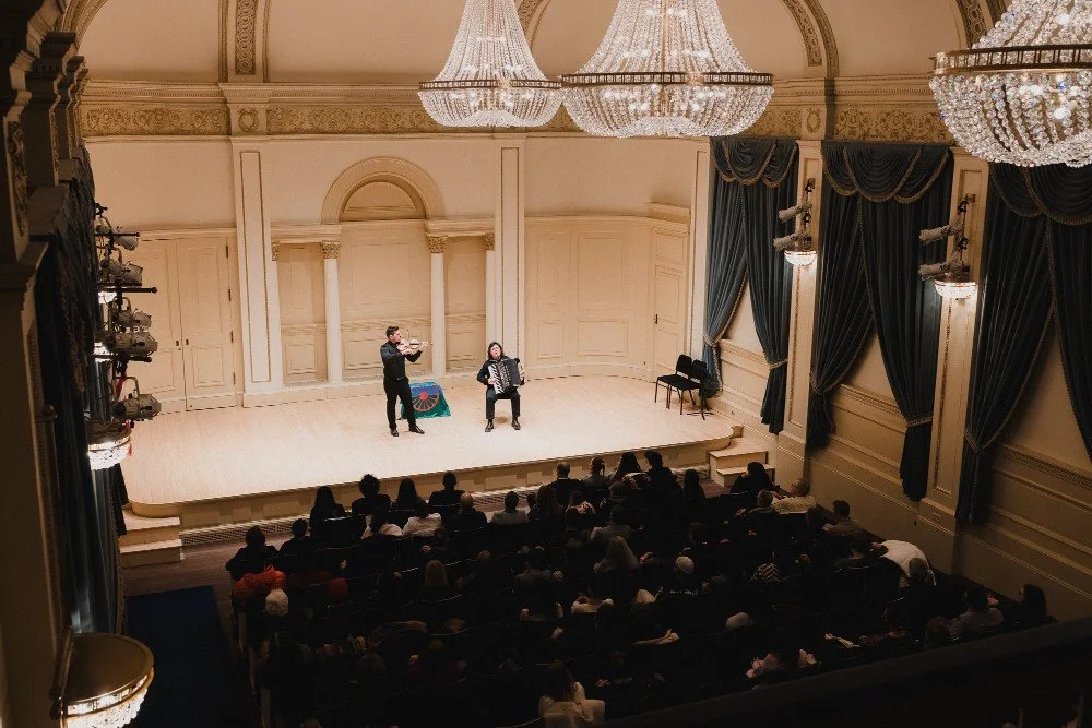 A few more from the night of the Concert for the Day of Remembrance at @carnegiehall. 

@gennarospinelli_violinist @alexiansantino #carnegiehall #weilrecitalhall #dwphotony #samudaripen #concertphotography