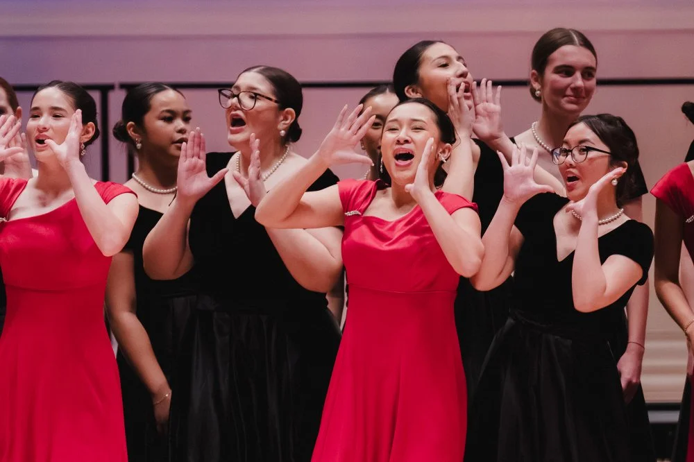 The Mater Dei High School Choir (@mdchoir) brought the whole stage to life at A Legacy of Song at @carnegiehall with @dciny. 

jodimreed #CarnegieHall #DCINY #dwphotony #choralmusic #highschoolchoir