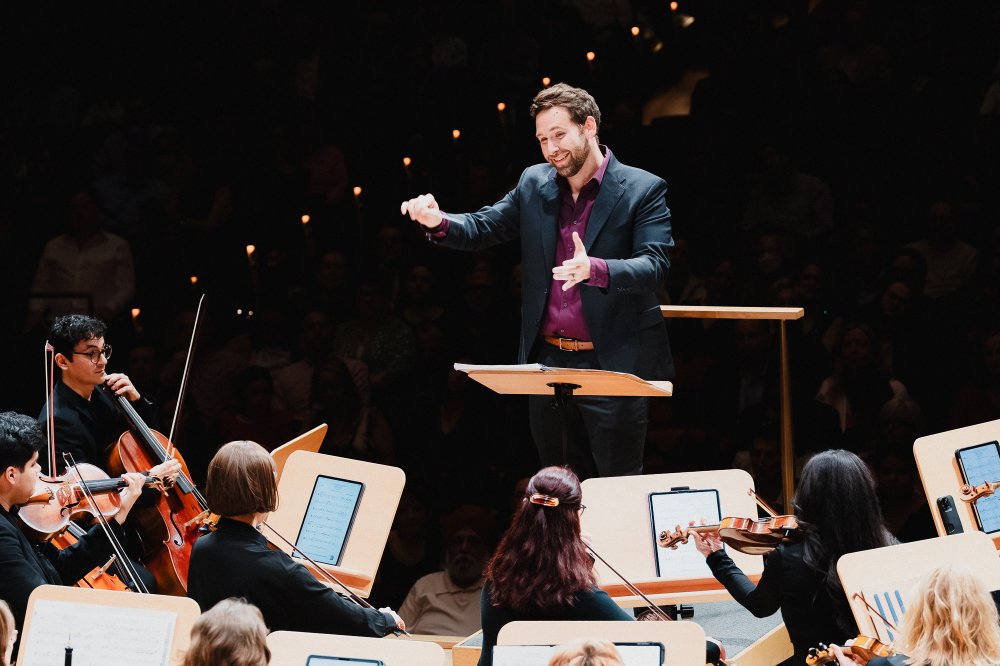 @stephenmartintenor led the Sorenson Requiem in the first half of Vocal Colors. @dciny at @lincolncenter.

#dwphotony #davidgeffenhall #lincolncenter #dciny #heathersorenson #requiem #choralmusic #concertphotography #classicalmusic