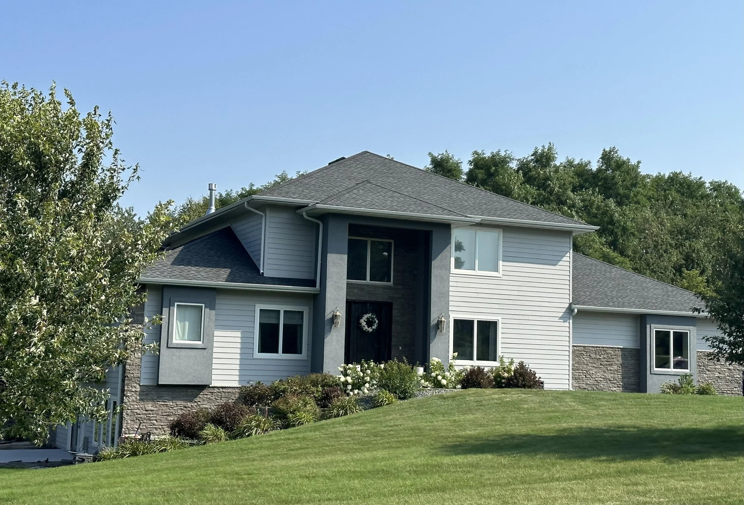 exterior brick home.jpeg