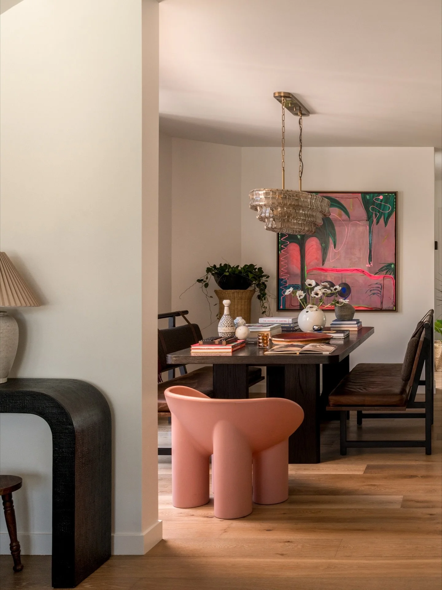 ✨ Our fourth look inside Project Los Alamos brings us to the dining room — a space that feels a little more polished, a little more intentional, yet still every bit as inviting. Just off the kitchen, it’s where the family gathers to celeb