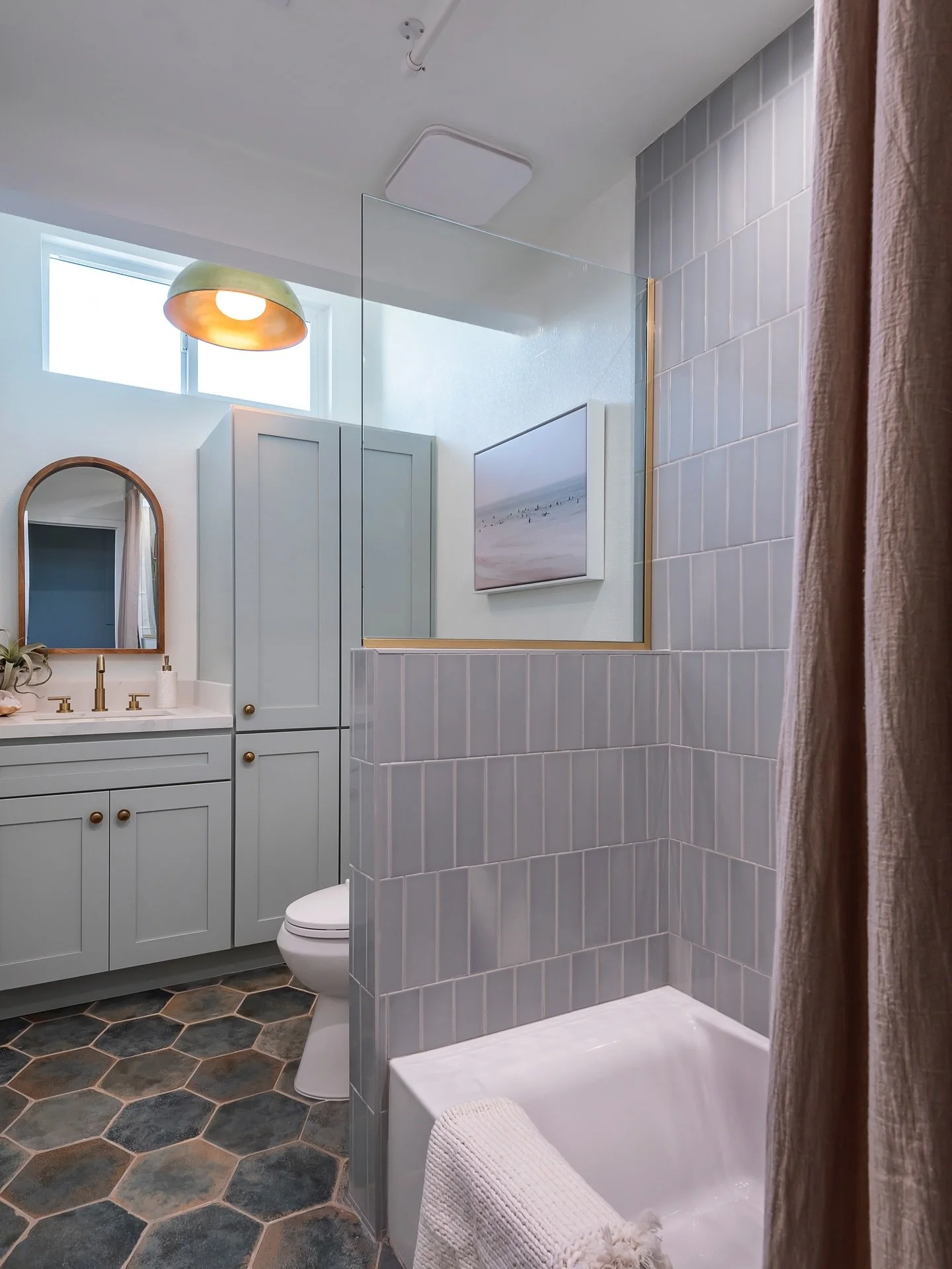 Flashback to 2022 | Project BeckstaMesa ✨

This shared bathroom is one of my favorite examples of how awkward architecture can actually be an opportunity. Swipe through to see the after&lsquo;s - the befores and figuring out the game of inches during