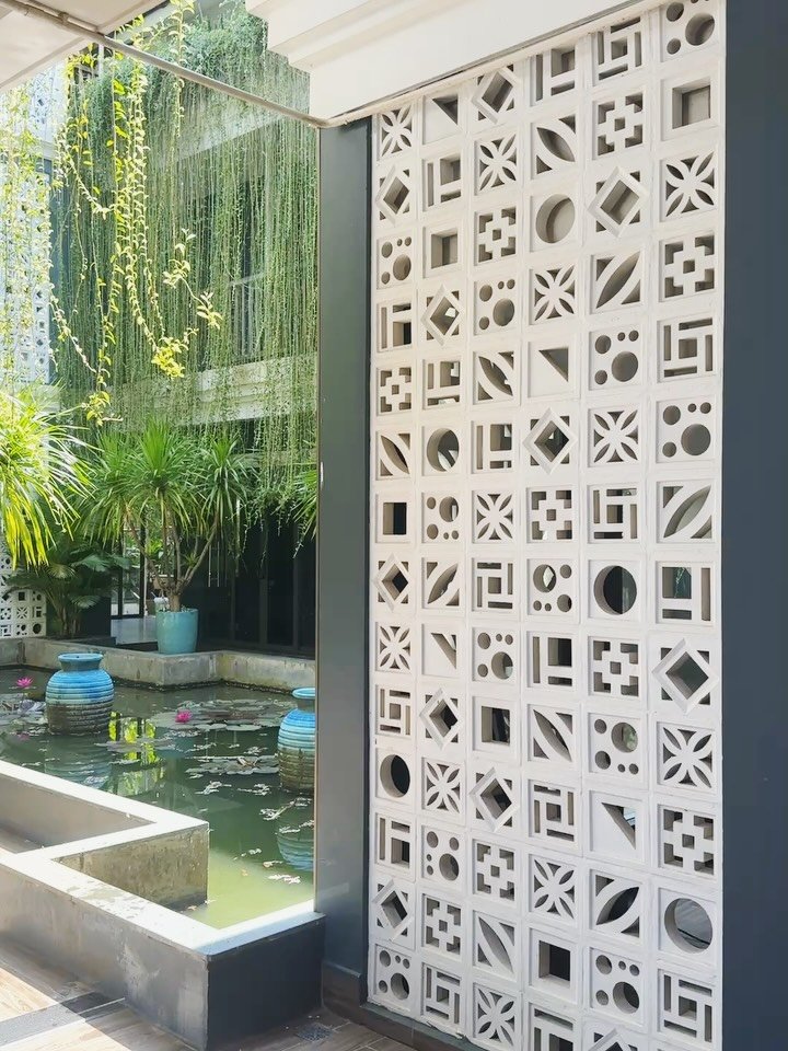 One week down in Vietnam 🇻🇳 and my designer brain is fully lit up.

What I&rsquo;m most obsessed with? The way space is thought about here. It&rsquo;s not just four walls and a floor &mdash; it&rsquo;s the fifth wall too: the sky. Lanterns, banners