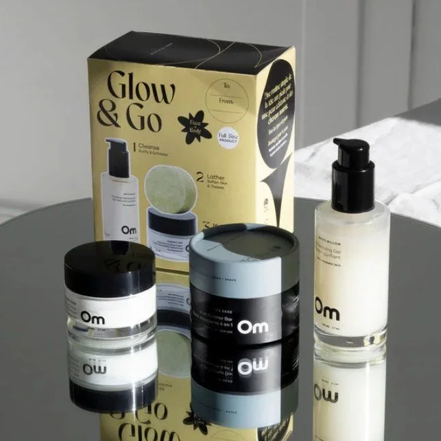 #skincaresaturday 

Glow &amp; Go | A simple head-to-toe routine for glowing skin and nourished hair.

"I love how simple and effective this routine is. The cleanser leaves my skin feeling fresh, the cream is light and hydrating, and the lather 