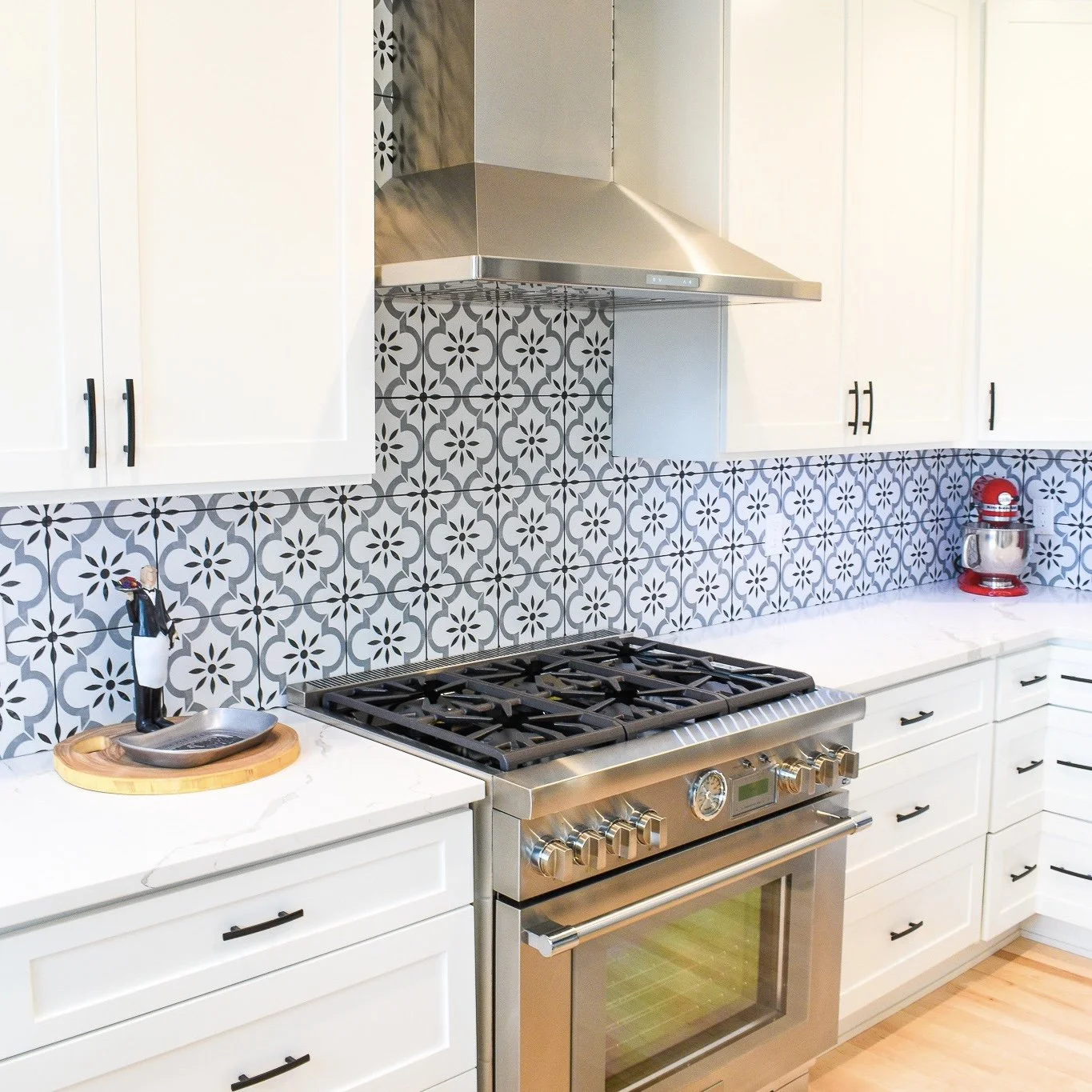Timeless Kitchen Remodel in Tigard, OR by 4th Avenue Homes project photo 2