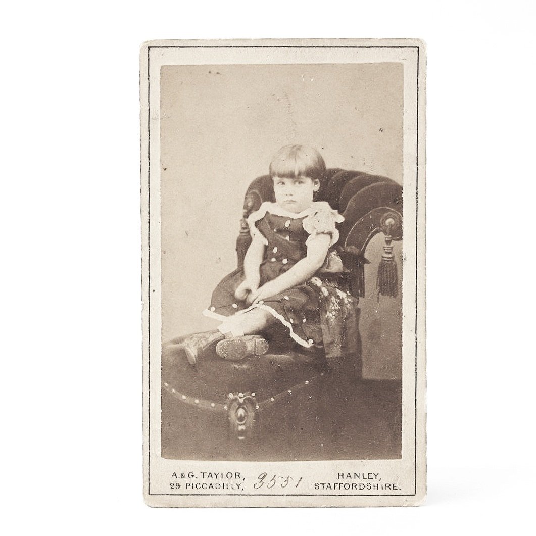 Victorian girls portrait photographs carte des visite