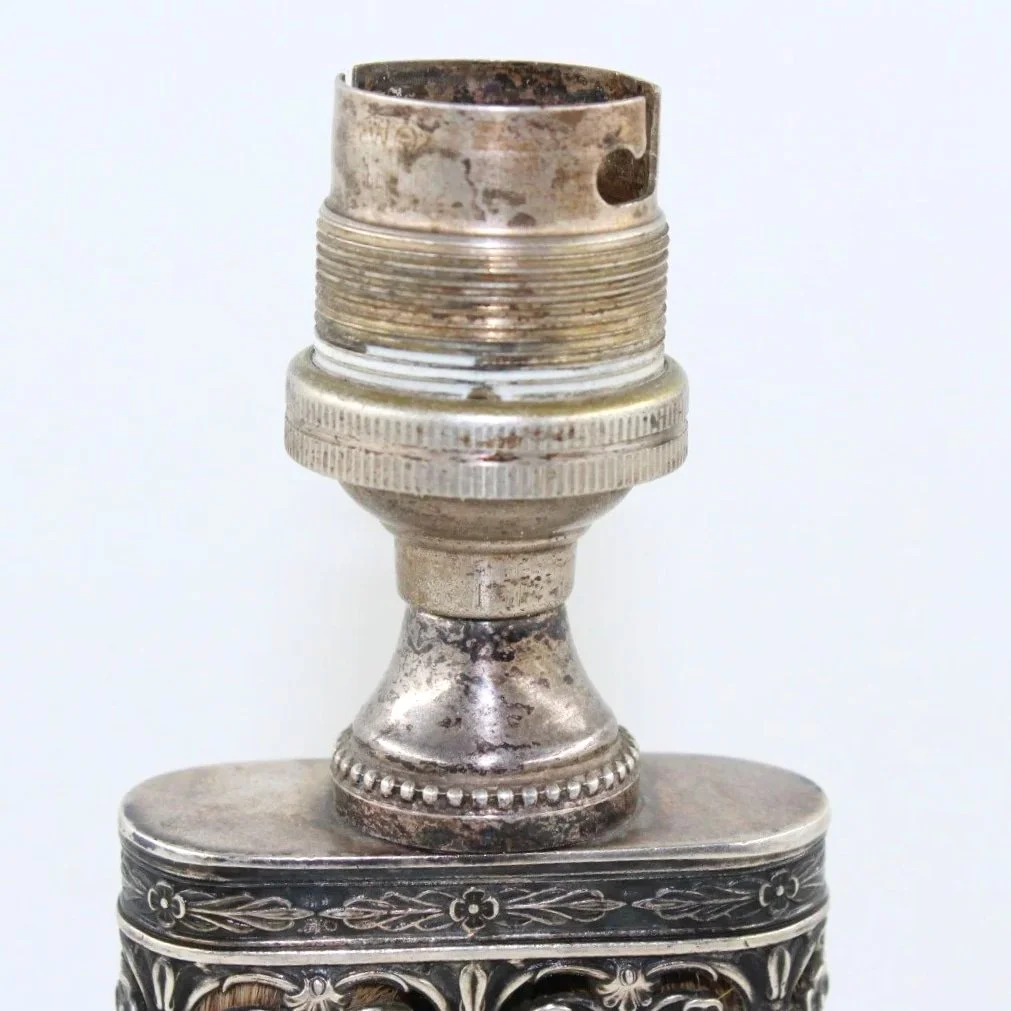 Late Victorian or Edwardian two hoof taxidermy table lamp