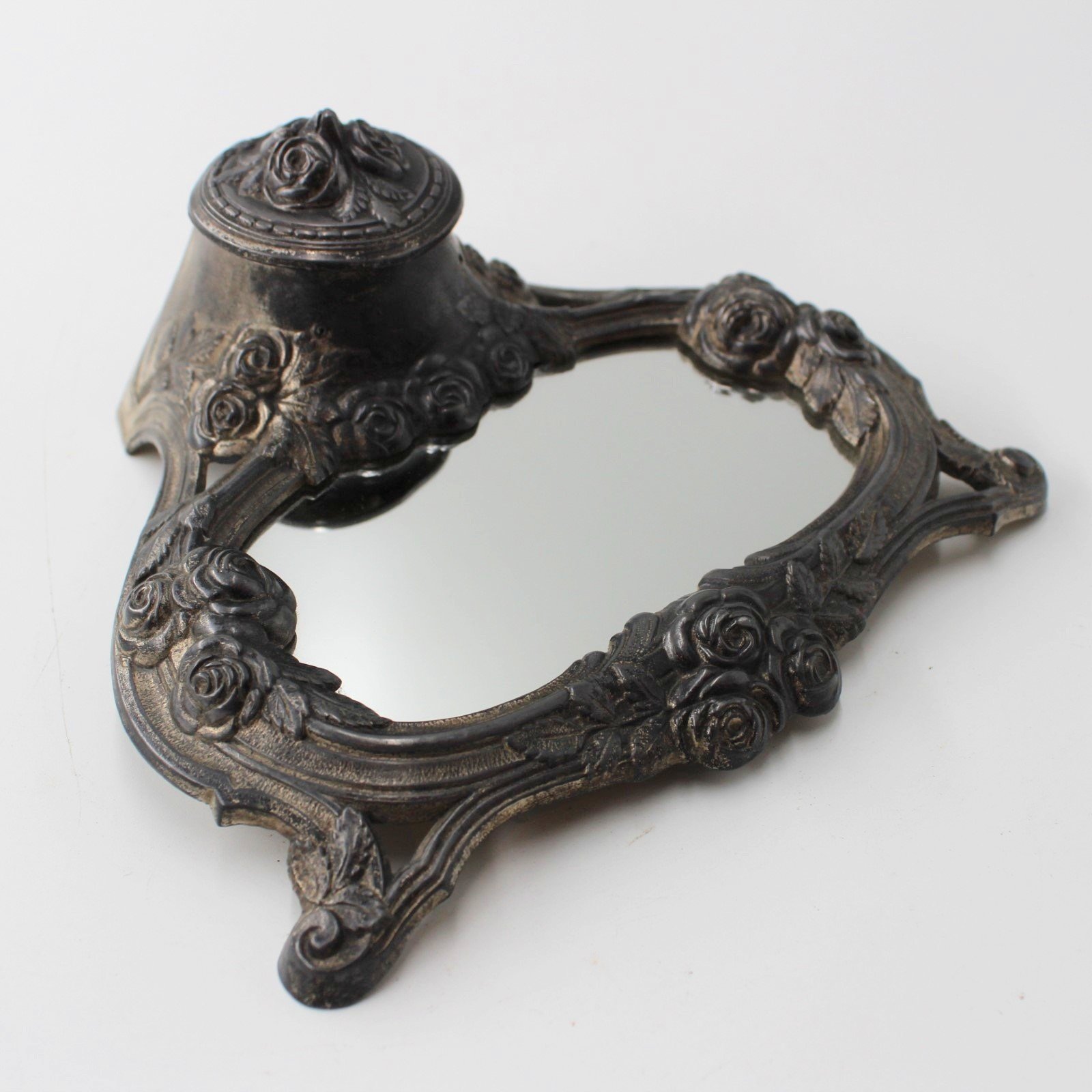 Art Nouveau pewter inkwell made in France