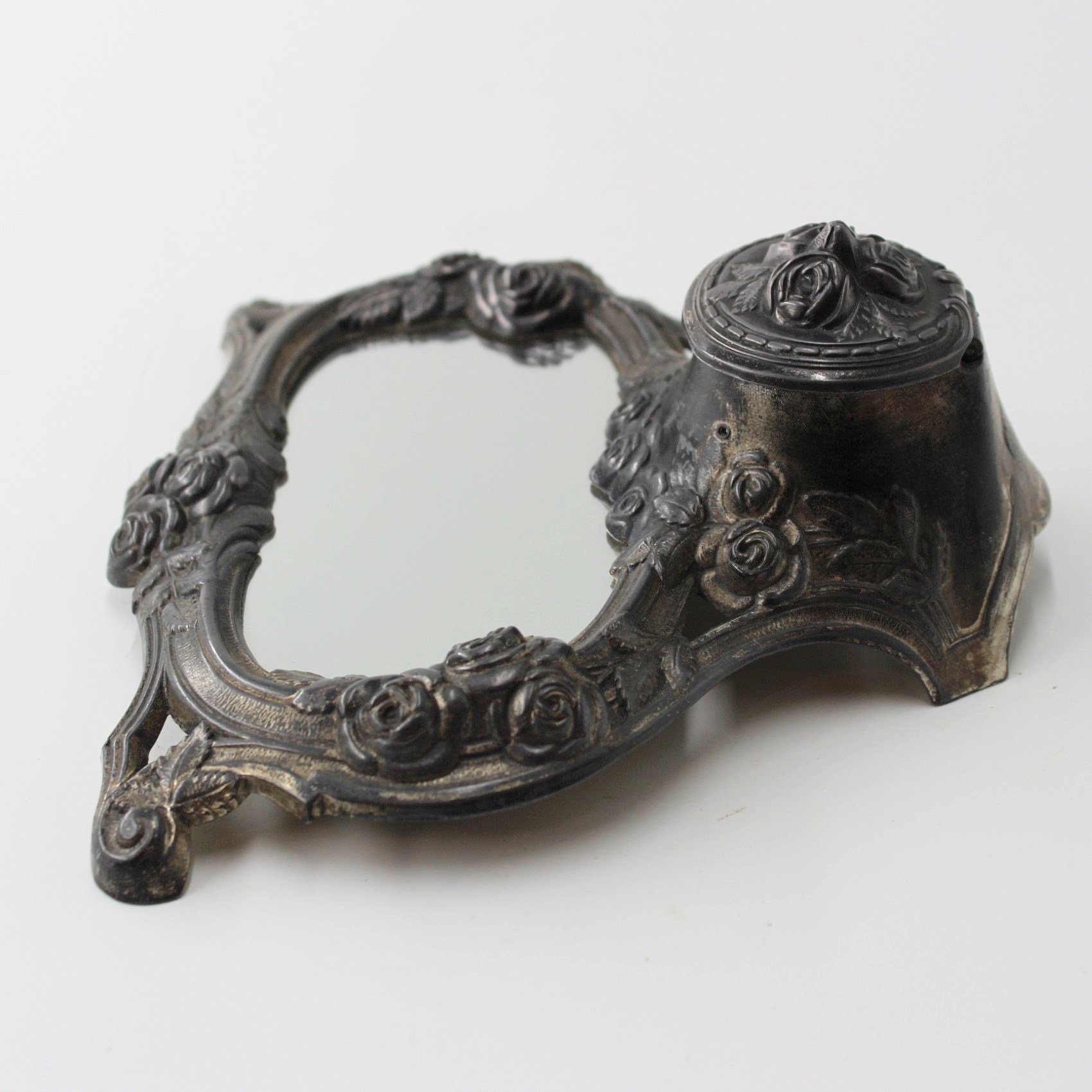 Art Nouveau pewter inkwell made in France