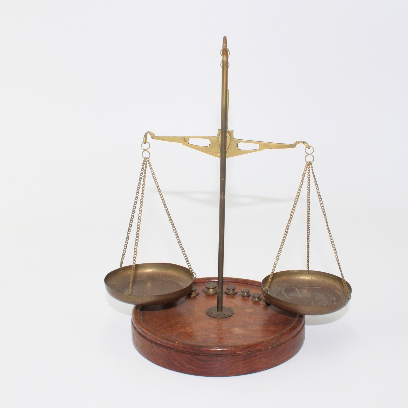 Jewellers apothecary scales with set of 7 solid brass weights