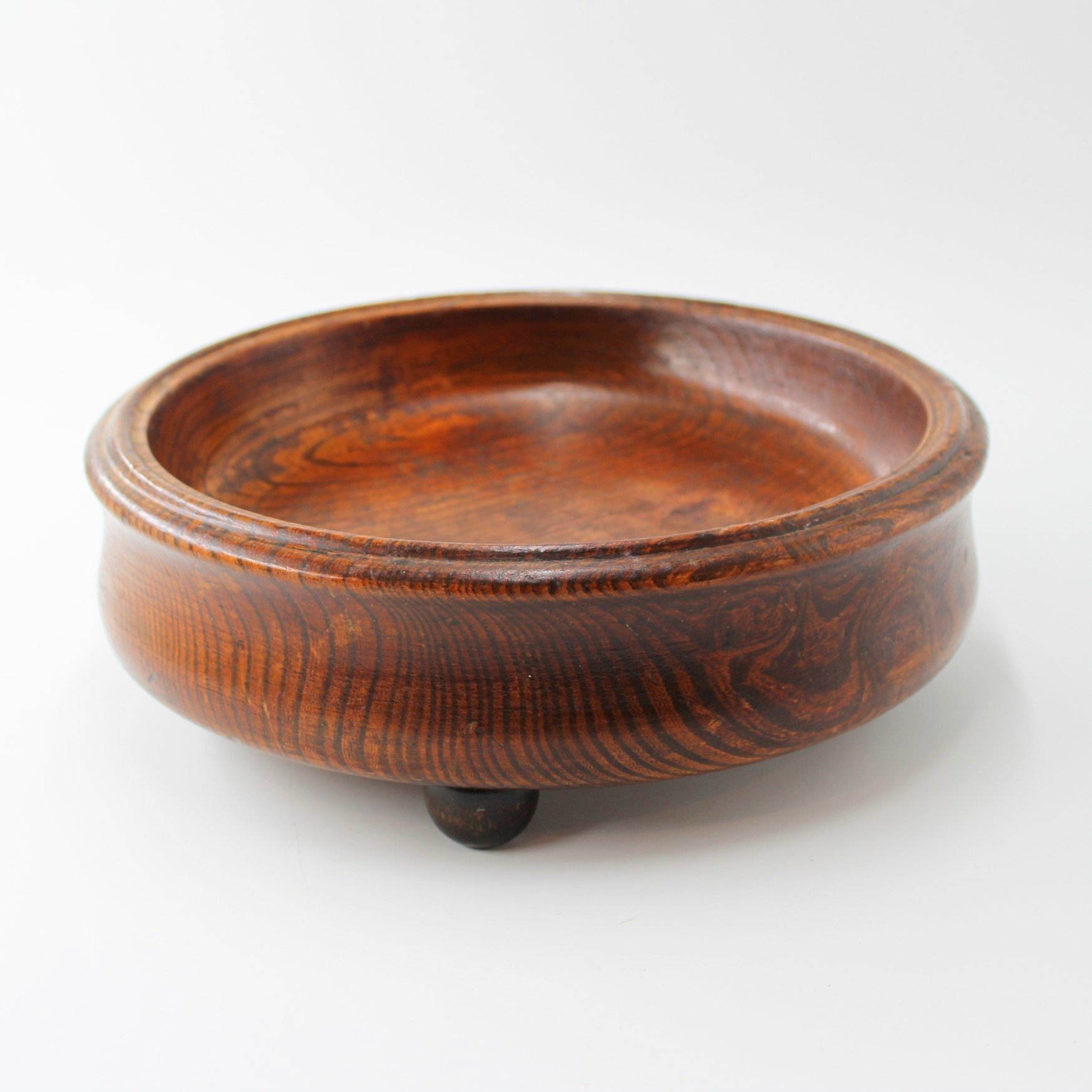 Country cottage turned oak fruit bowl