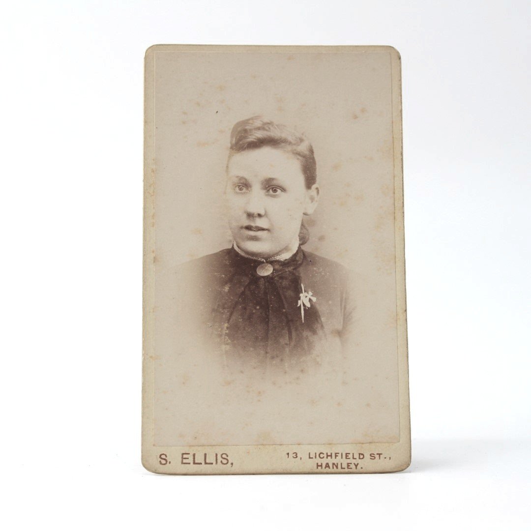 Victorian ladies portrait photographs carte des visite