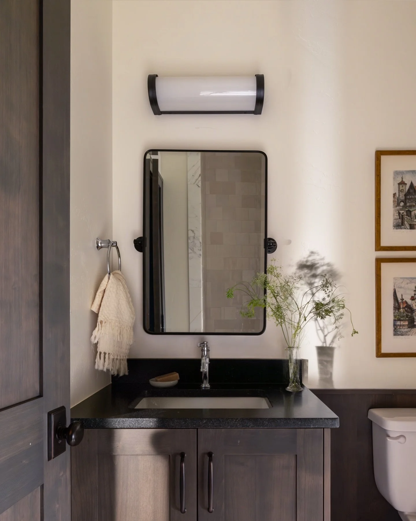Timeless, calm and peekaboo shower details. 

Design: @jillianinteriors 
Photo: @_karamercer