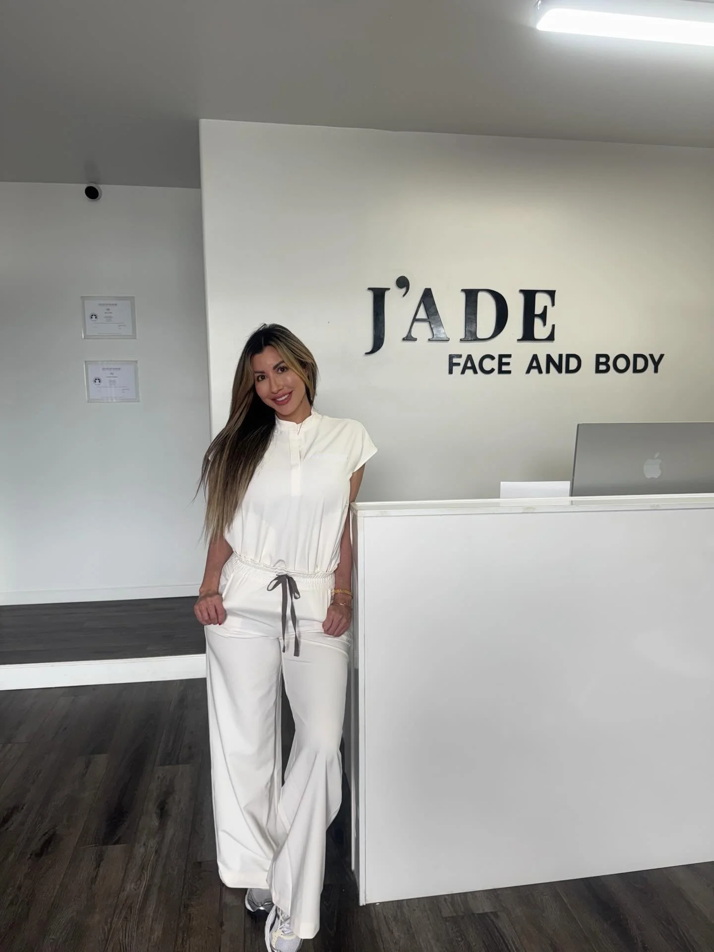 HAPPY HAPPY NEW YEAR 🤍

wishing you all a 2026 full of joy, gratitude, good health, and endless reasons to smile.

I&rsquo;m back in office and can&rsquo;t wait to see all of your beautiful faces!! 

with love, 
jade 💌