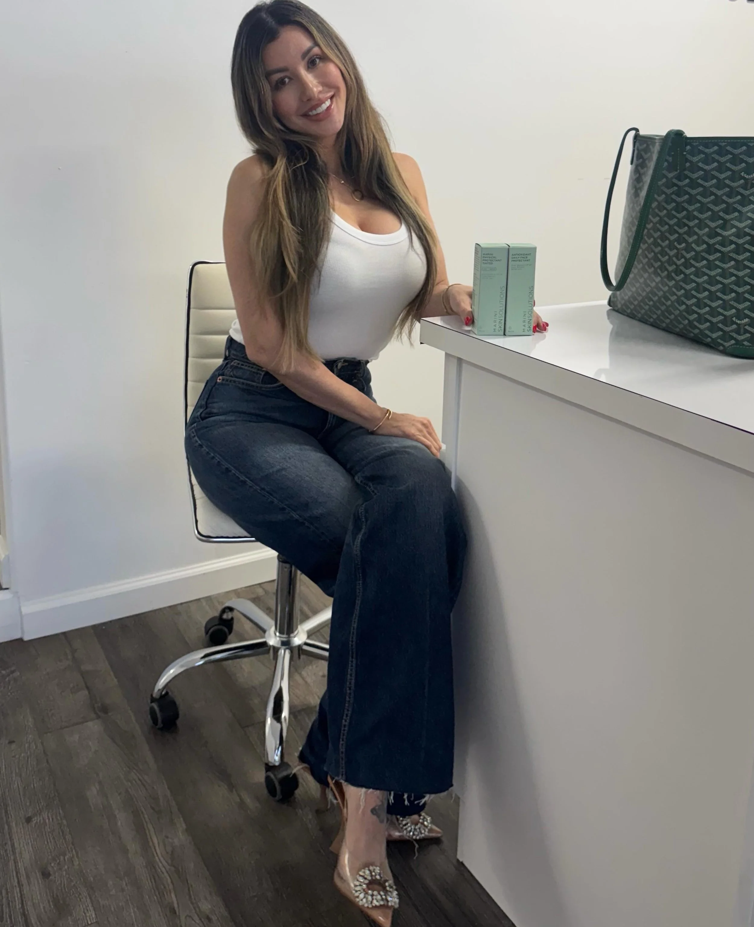 pretty girls PROTECT their skin 🩷✨🩷✨

reminder:  Wrinkles are expensive. SPF is cheaper. 

All @mariniskinsolutions sunscreen 20% off thru 5/31

HAPPY WEDNESDAY!!

#hawaiiesthetician #mariniskinsolutions #spf #protectyourskin