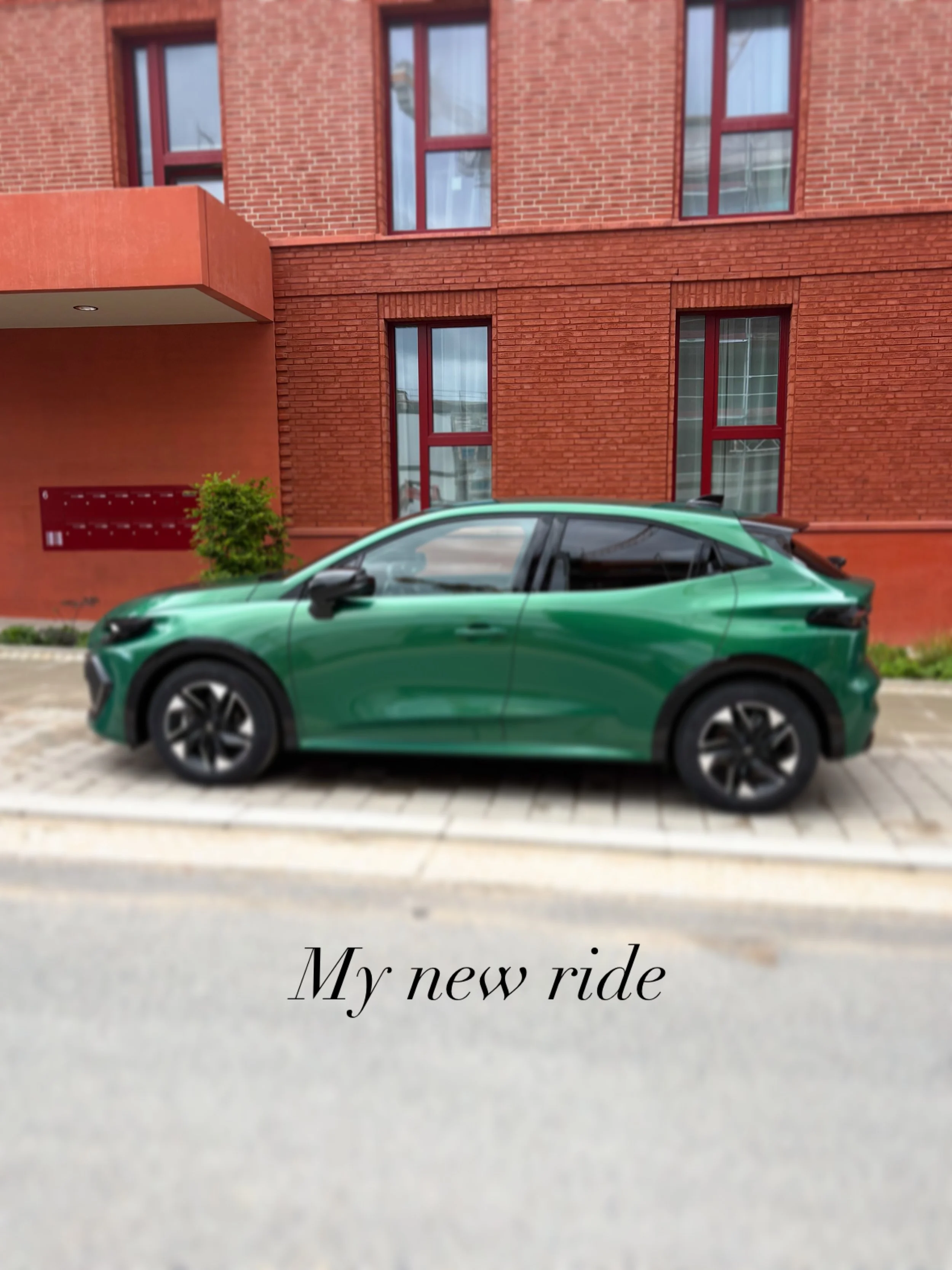 Got my new car yesterday. It&rsquo;s small and a little sporty. Love driving it. It&rsquo;s a Renault Clio IV, full hybrid 🤗#europa #frenchautomobile #sportychic #iphonephotography #i̇phone16
