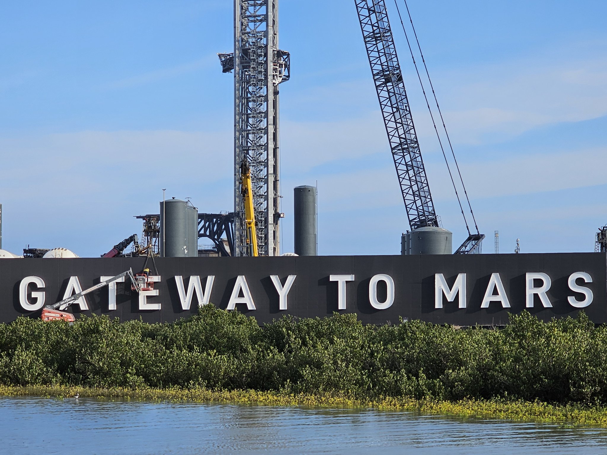 Termina SpaceX el letrero GATEWAY TO MARS