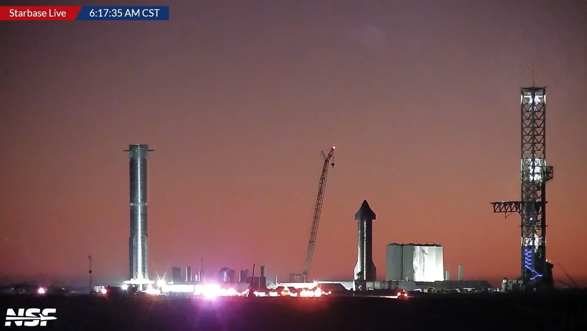 Booster 10 es transportado al área de lanzamiento