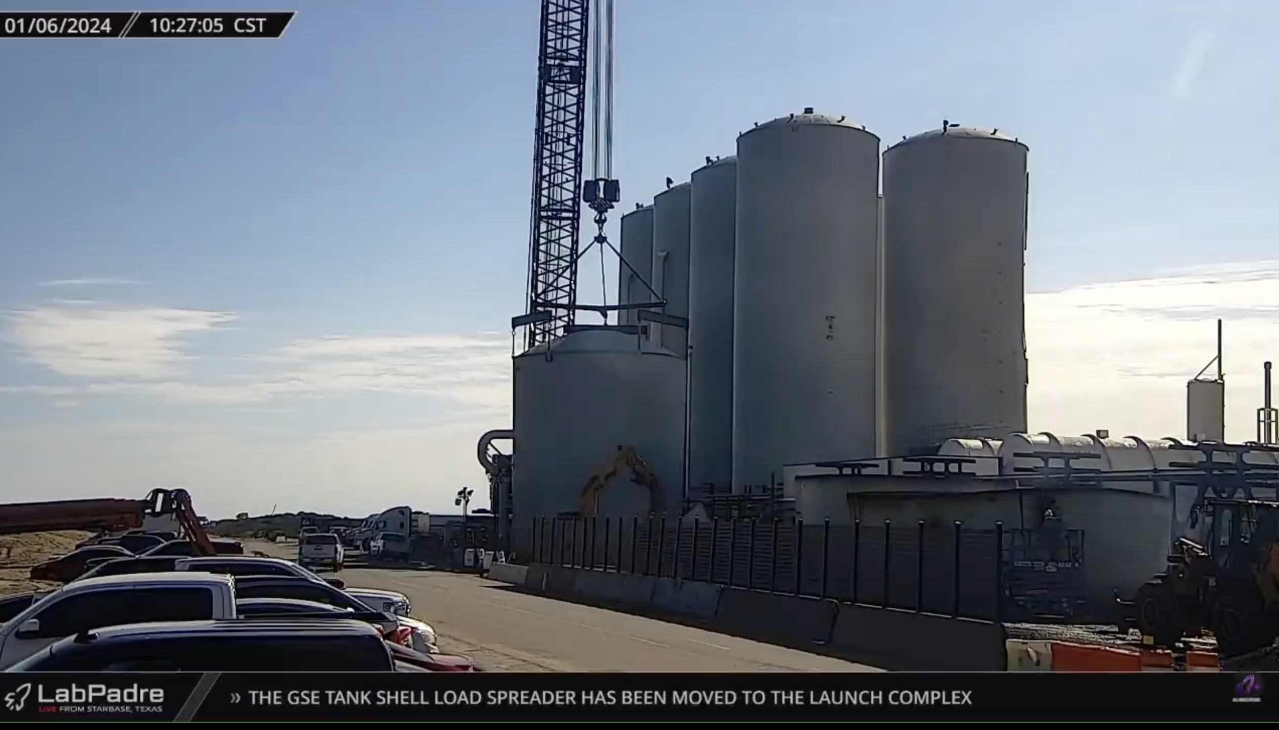 Primer tanque destruido en antigua granja de tanques