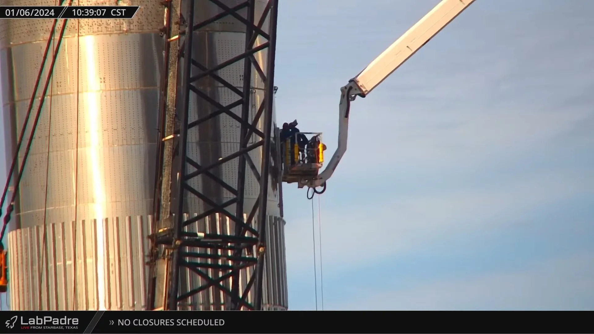 SpaceX continúa agregando refuerzos a Ship 26