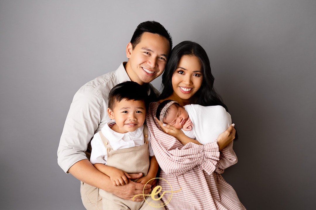 What to wear to a newborn session?