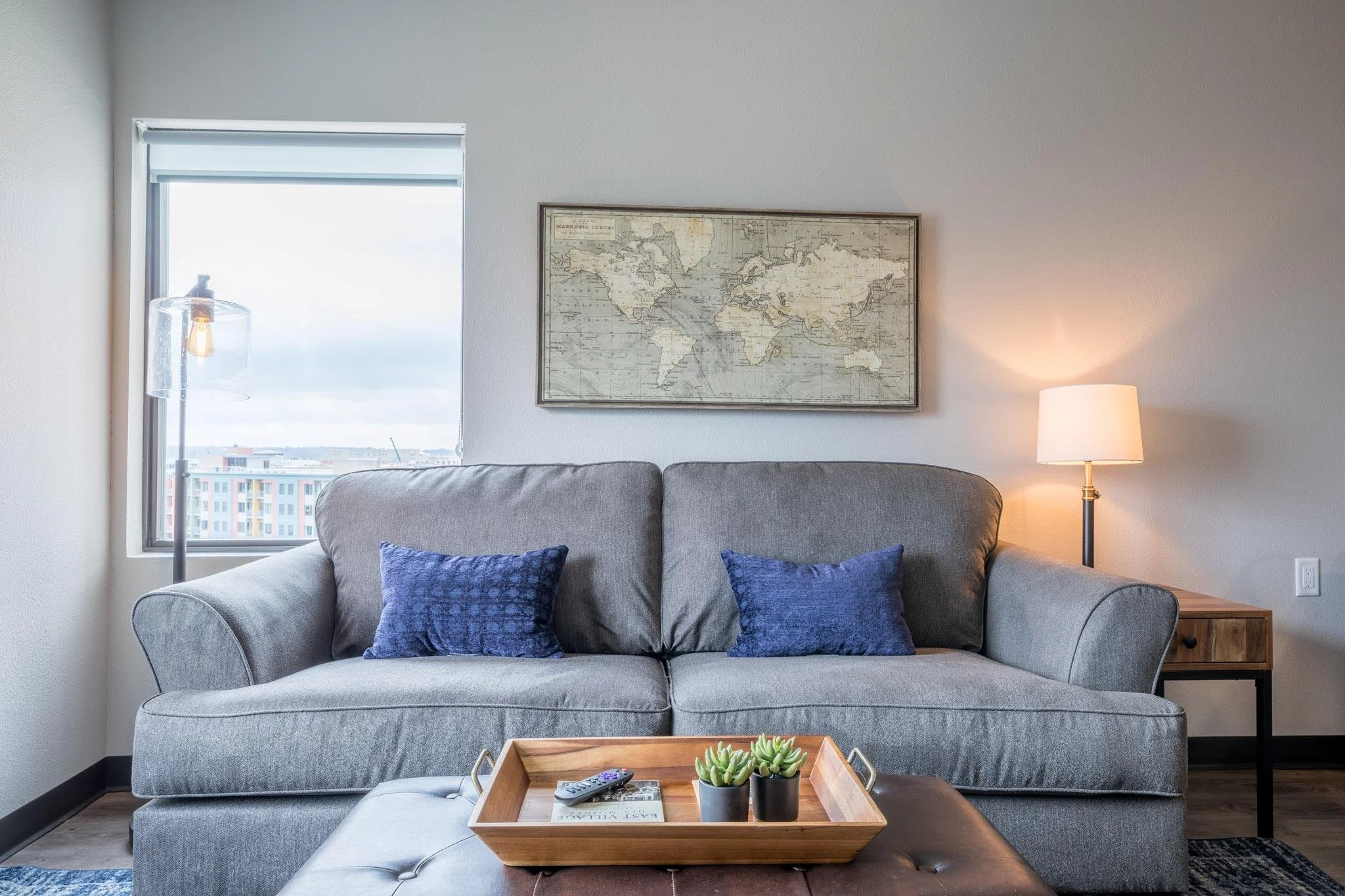 LYN-404-Iron Oak-6.jpg