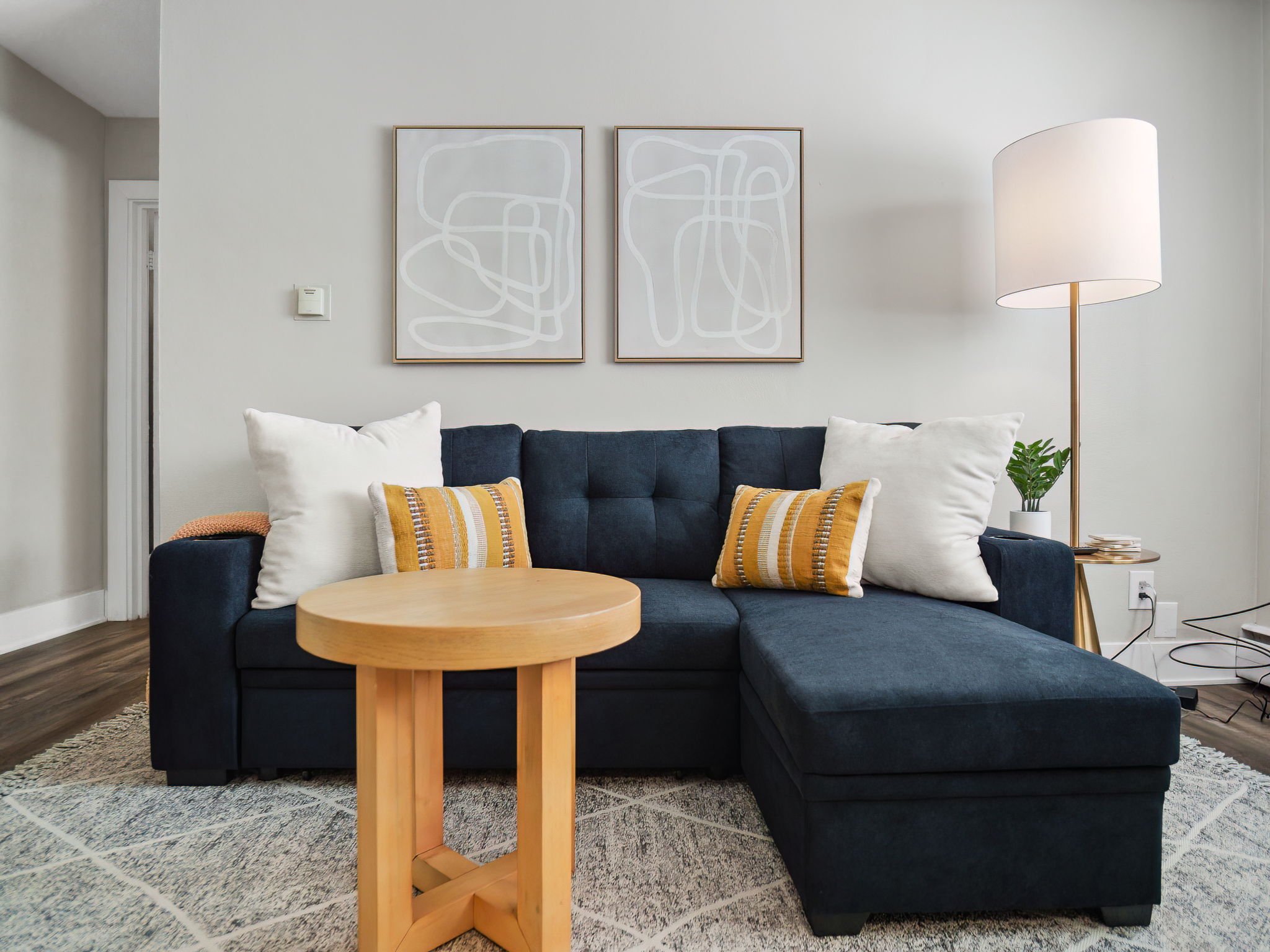67-web-or-mls-1132 east Seneca Avenue #8-21.jpg