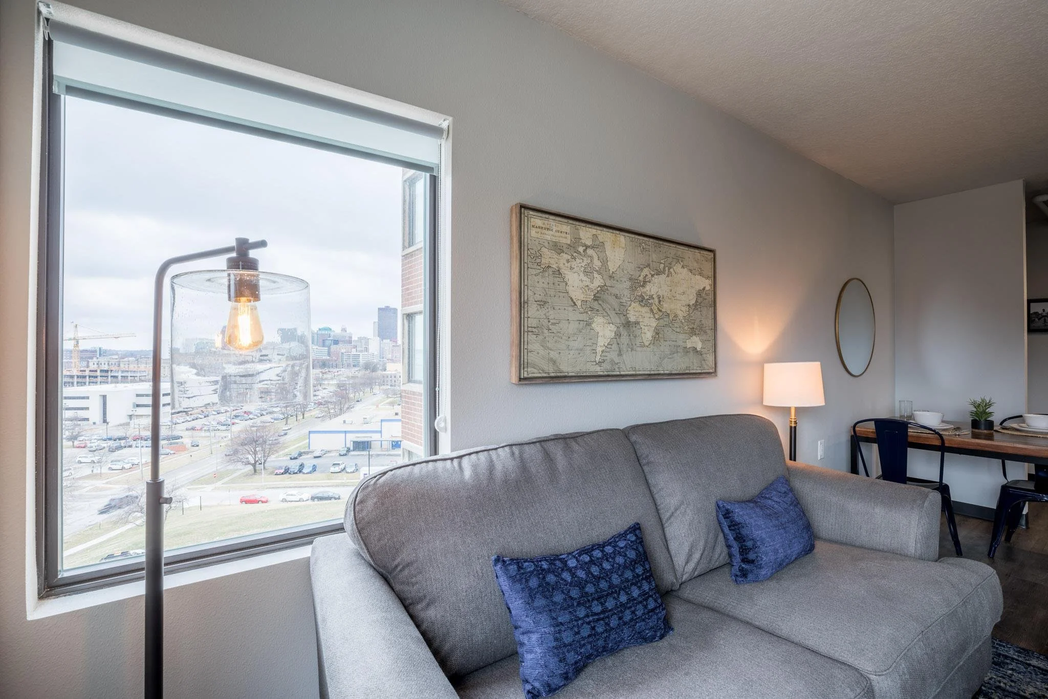 LYN-404-Iron Oak-2.jpg