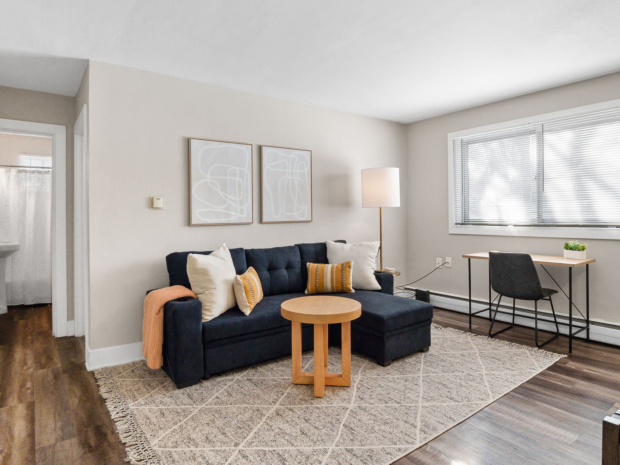52-web-or-mls-1132 east Seneca Avenue #8-10.jpg