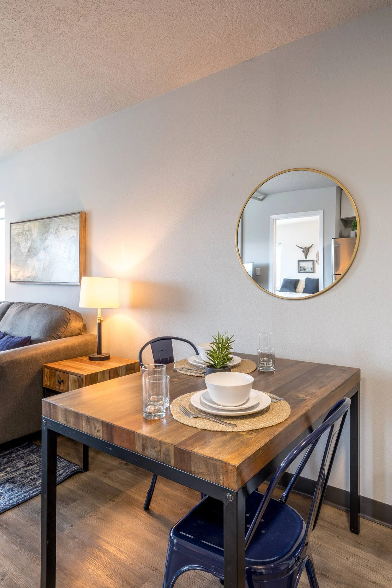 LYN-404-Iron Oak-12.jpg