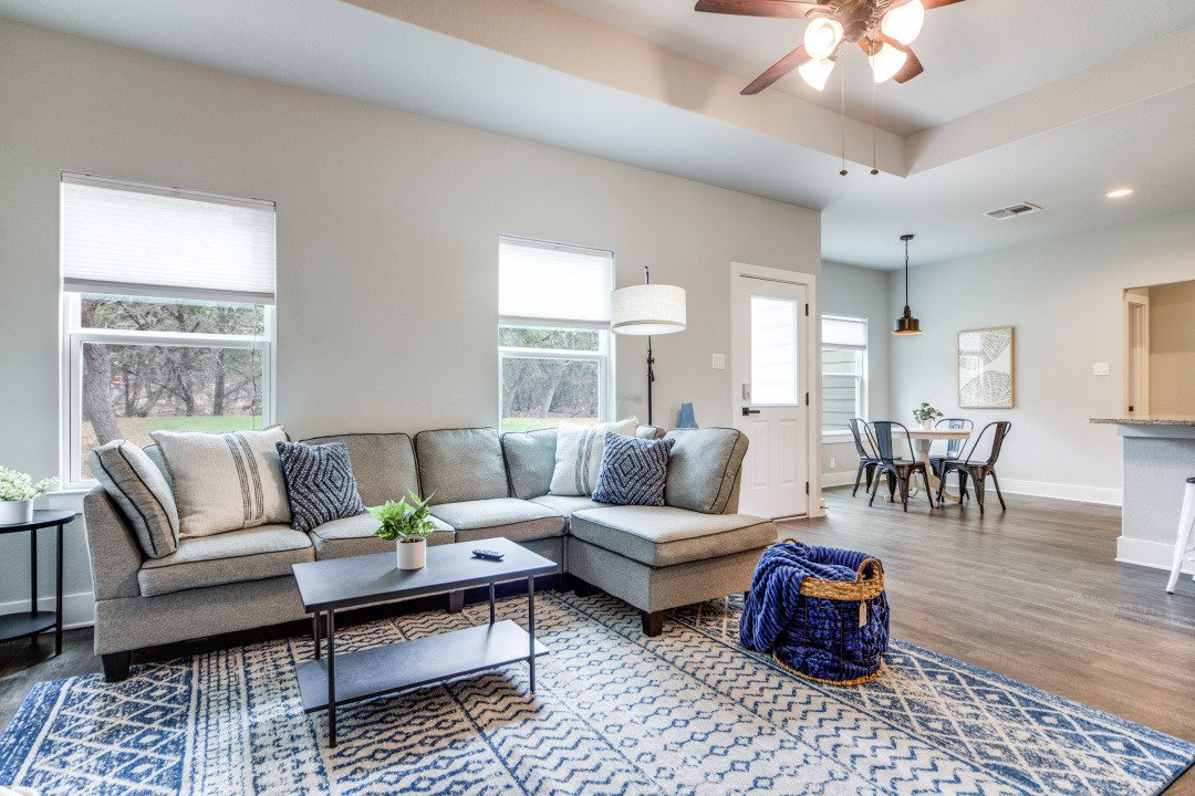 1467 living room 2.jpeg