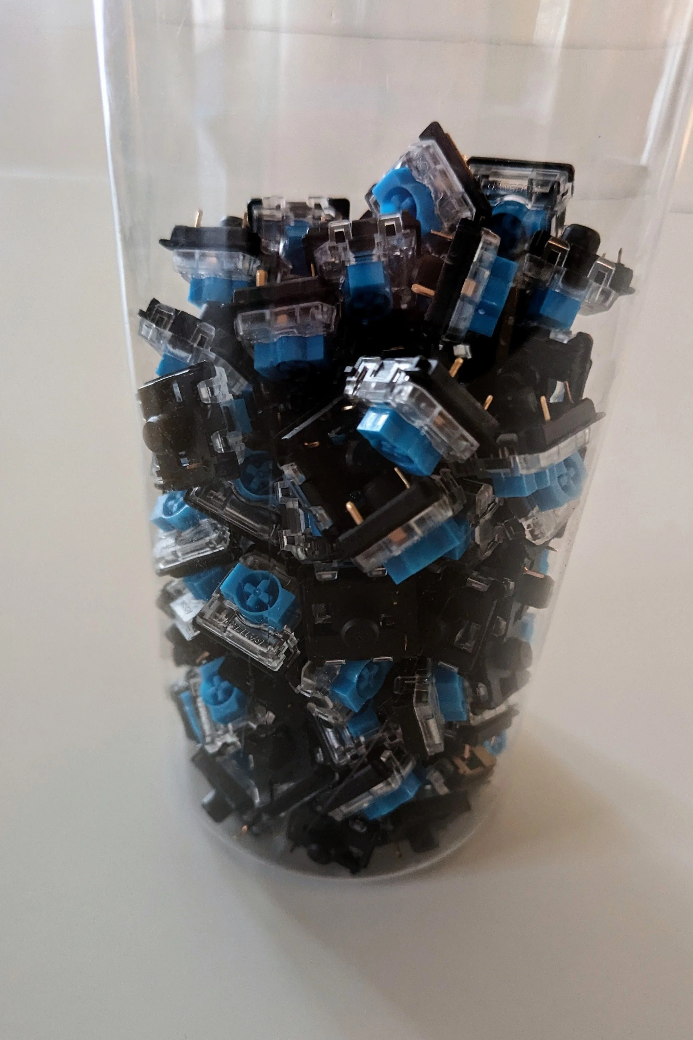 Gateron KS-33 low profile switches, blue type (clicky).