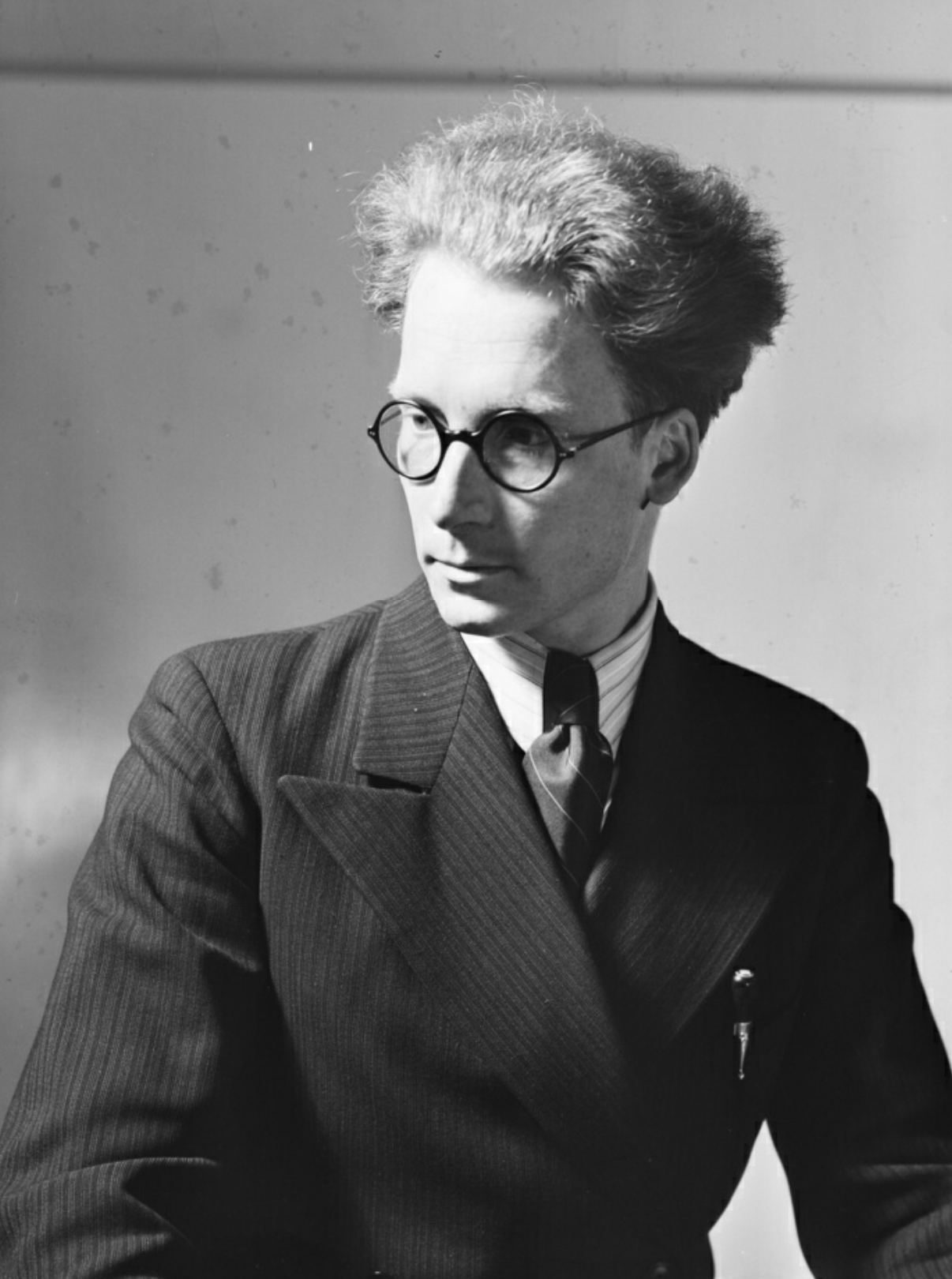 Max Dupain, 'Portrait, Rascher, Rodgers, Rosenthal, Ryrie, 1938, State Library of New South Wales, 'https://collection.sl.nsw.gov.au/record/9yM0D0a9, accessed 10 January 2023.