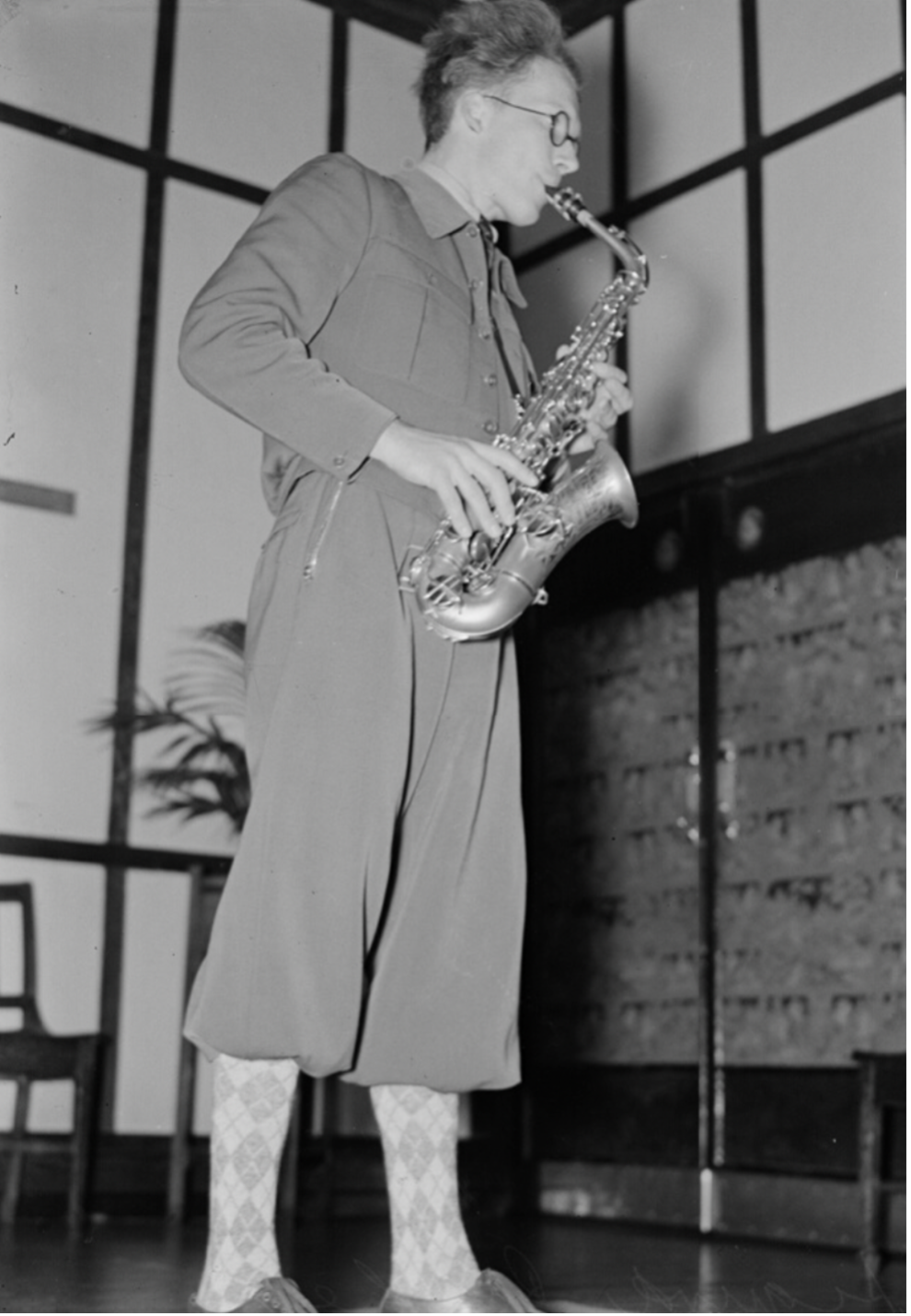 Norman Herfort, 'Sigurd Rascher, saxophonist for ABC', 16 August 1938, State Library of New South Wales, https://collection.sl.nsw.gov.au/record/n88XRyBn, accessed 9 January 2023.