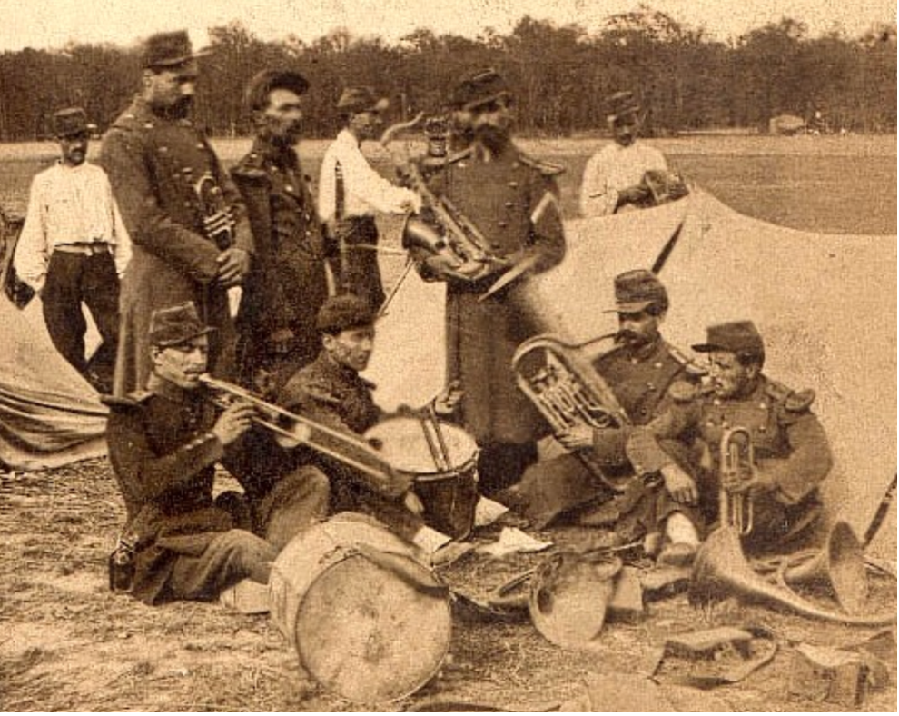 Andrew Jackson, The Legendary Saxophonists Collection (Tegucigalpa: A. Jackson, 2006), 55, reproduced in Louis Adolphe Mayeur, ‘Récréation pour le Saxophone Ténor avec accompagnement de Piano sur La Favorite’, revised José-Modesto Diago Ortega (Editi