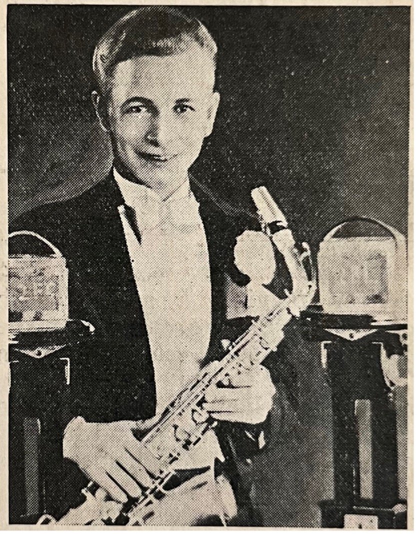 'Gossip Around the Bands', Australian Dance Band News, 1 August 1932, 5.
