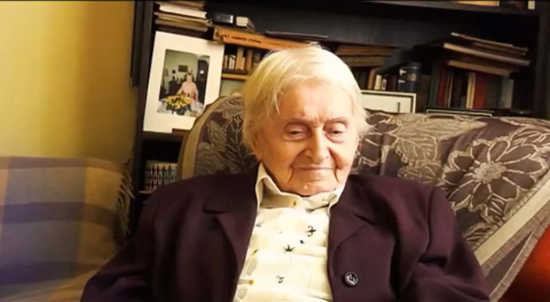 marta background 50 kb.jpg