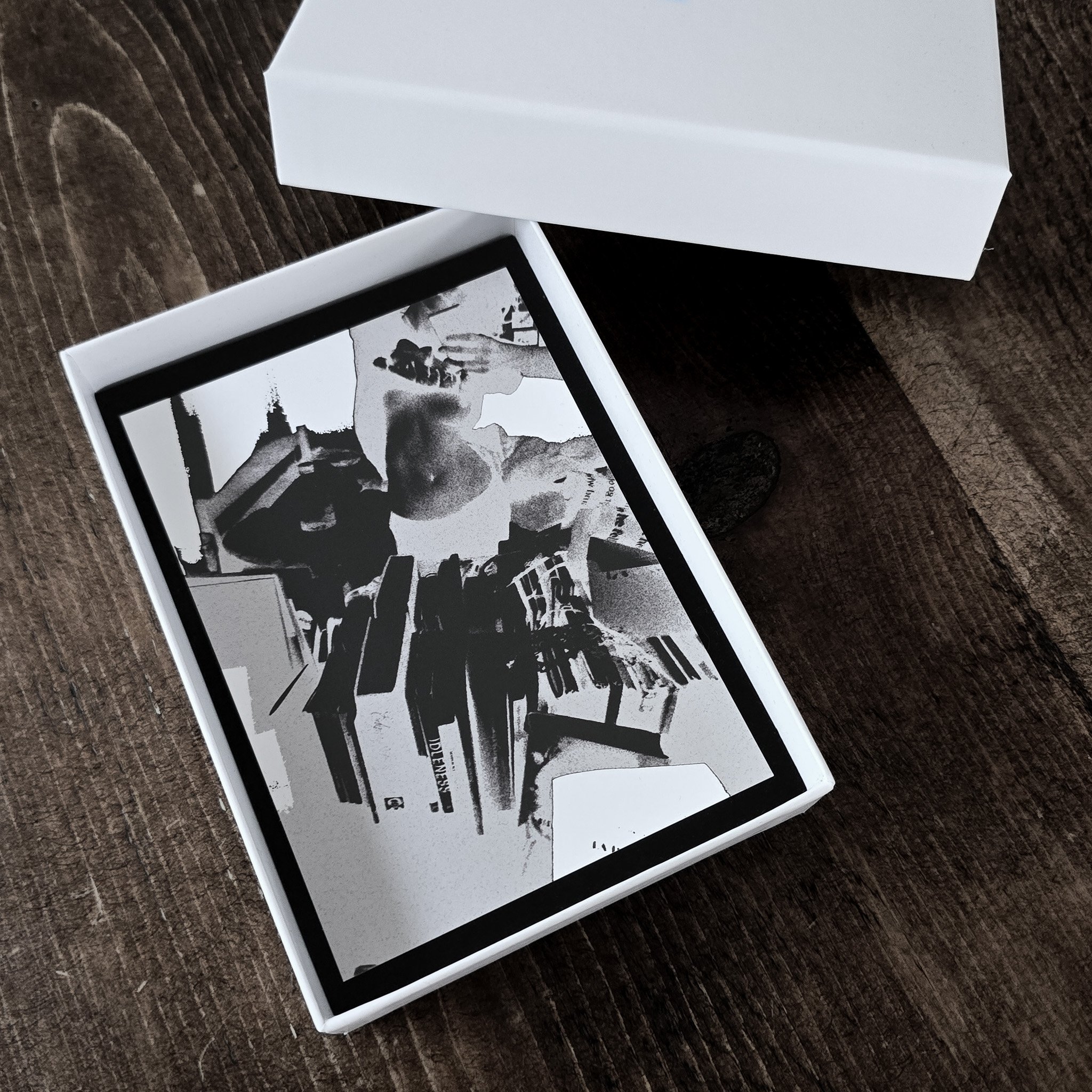Black & White Venus – Postcard