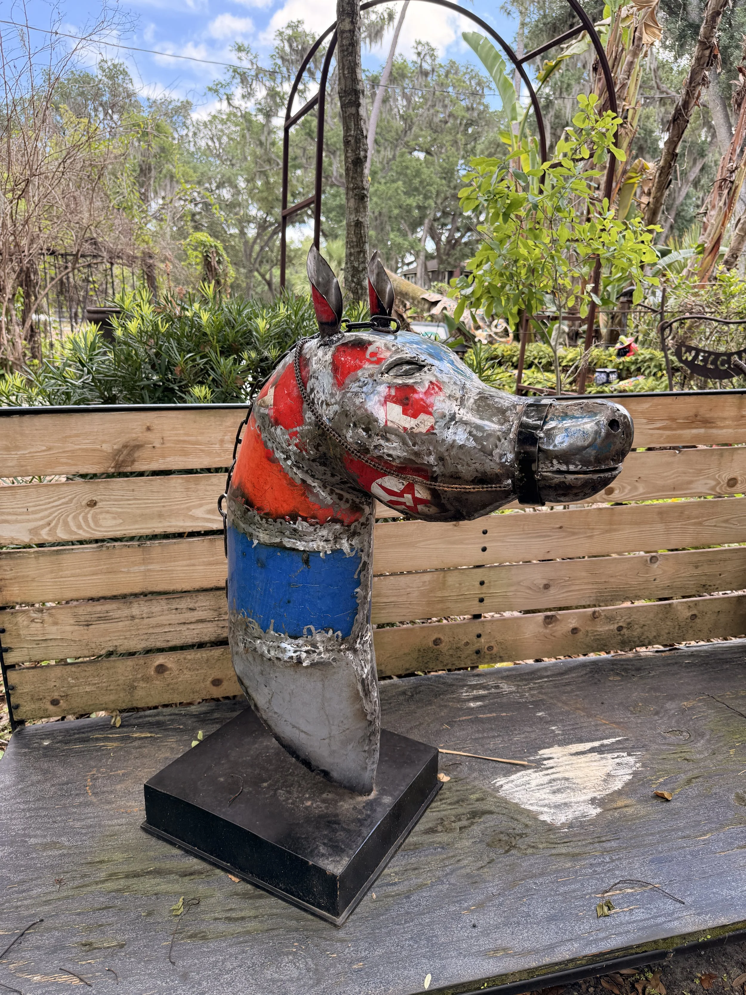 Horse Head Toulet - $685  |  44" x 34" x 17"